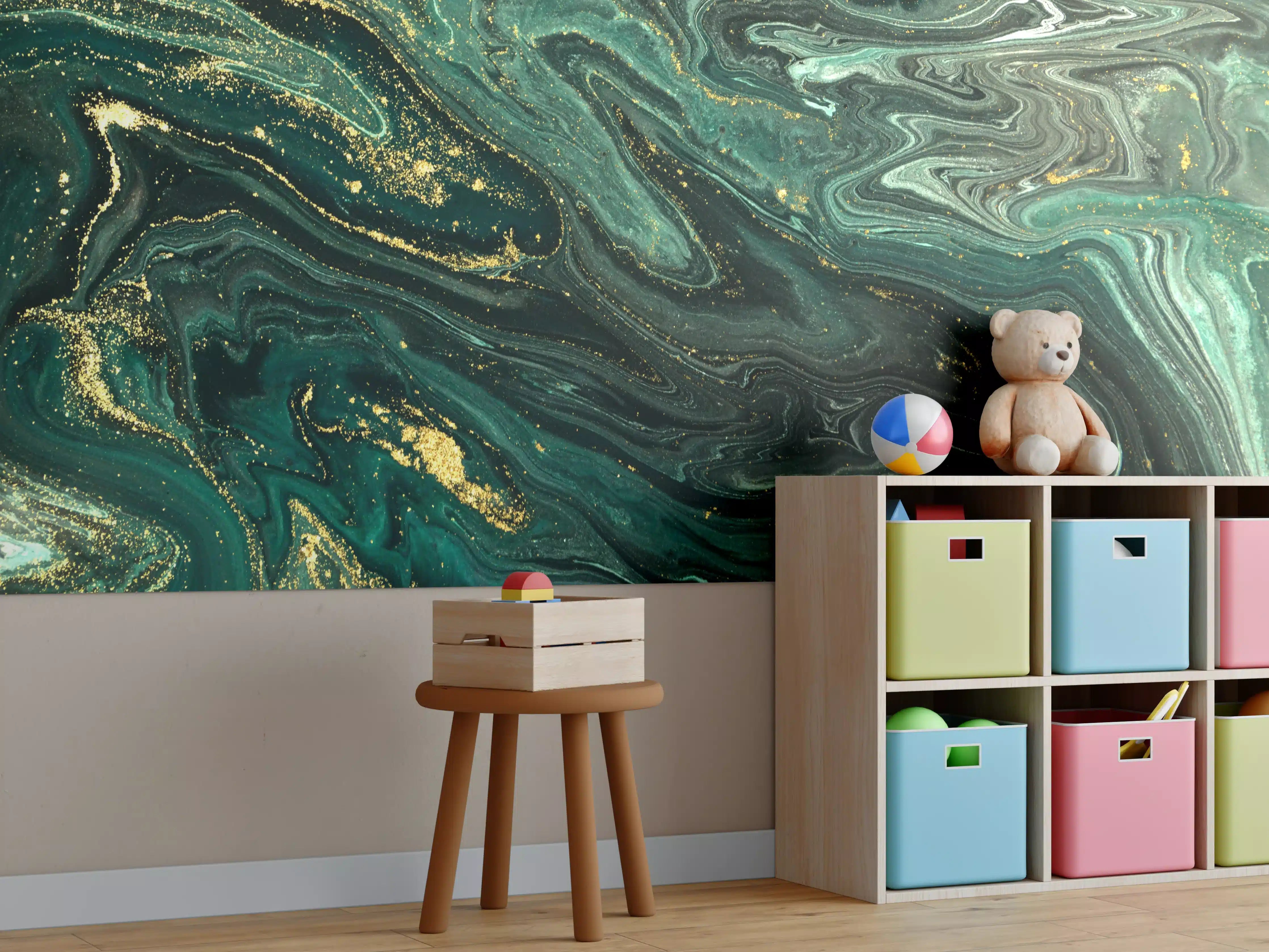 Kinderzimmer Wandgestaltung - Elegantes Grünes Marbledesign mit Goldakzenten