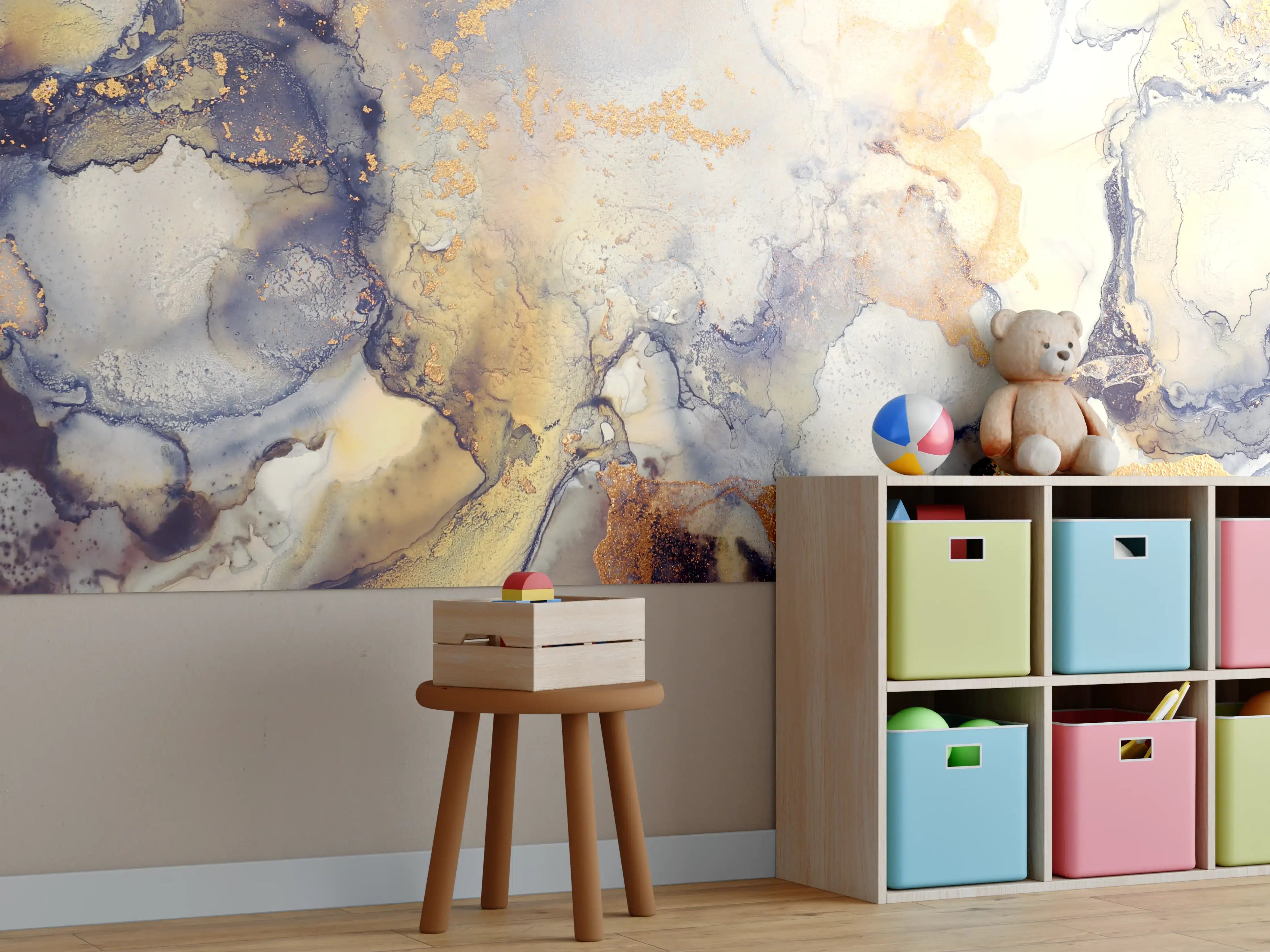 Kinderzimmer Wandgestaltung - Elfenbein-Graue Marmor-Textur mit Goldadern