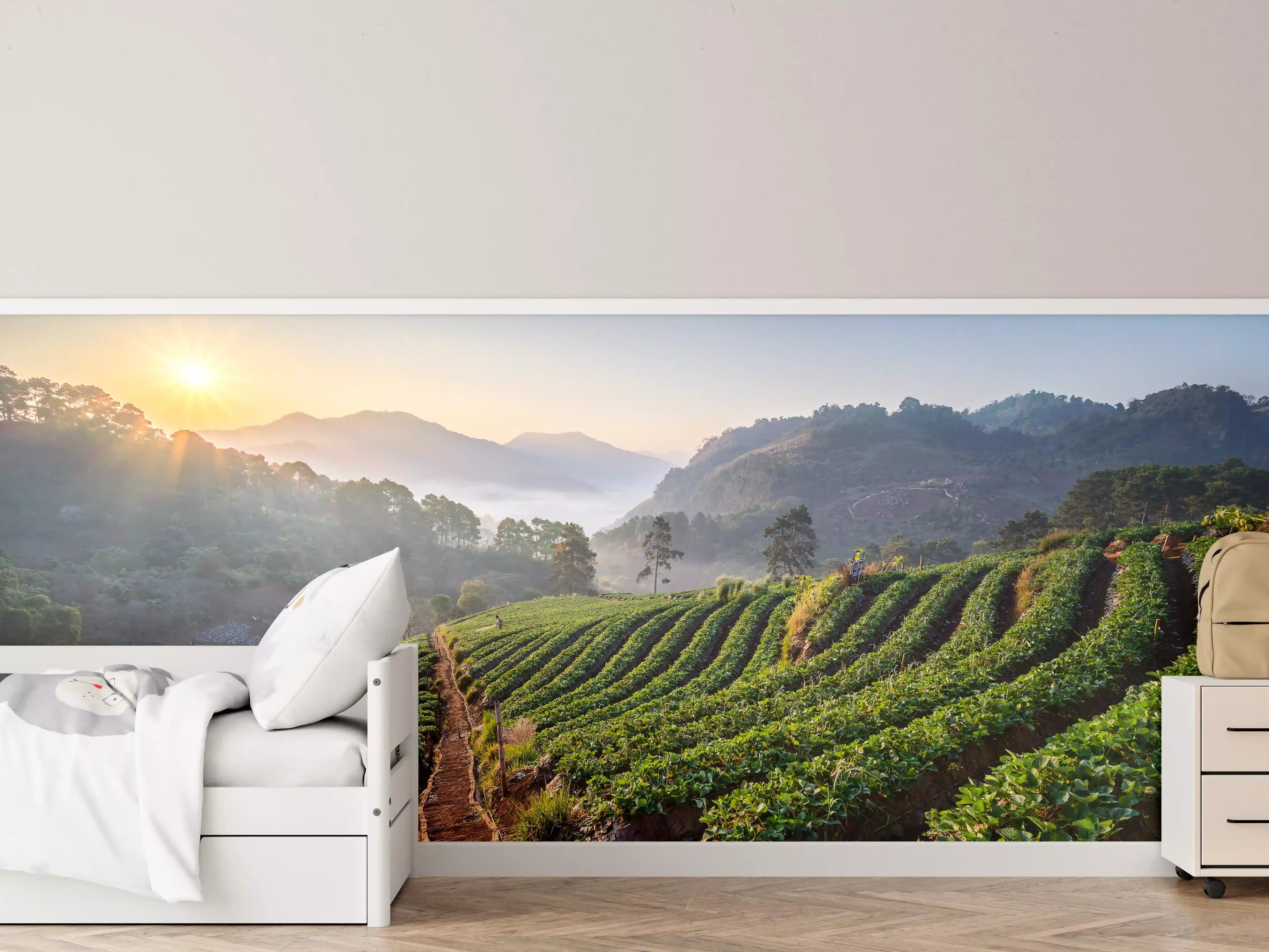 Kinderzimmer Wandgestaltung - Erdbeerfeld in Chiang Mai