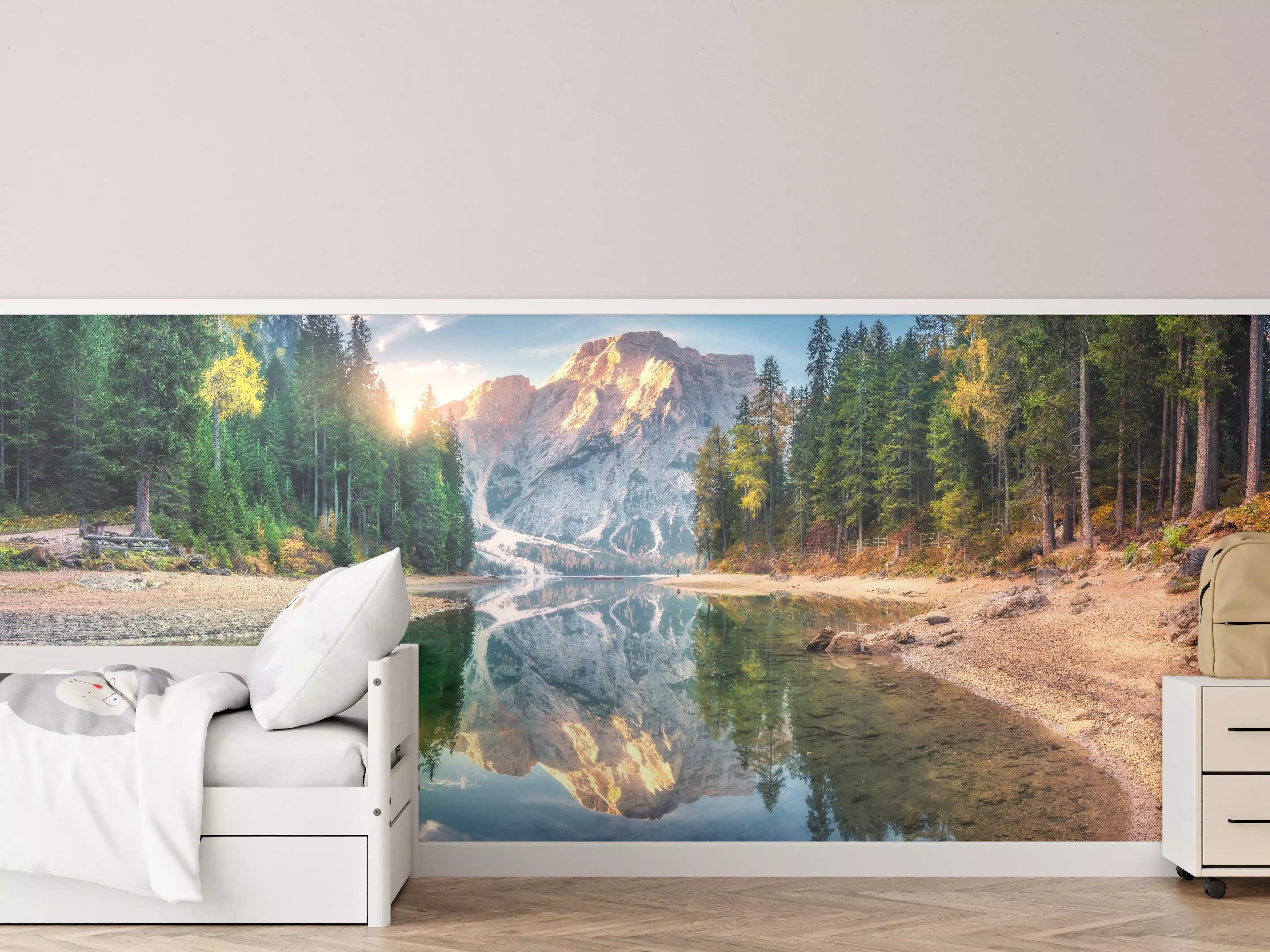 Kinderzimmer Wandgestaltung - Erstaunlicher Pragser Wildsee bei Sonnenaufgang