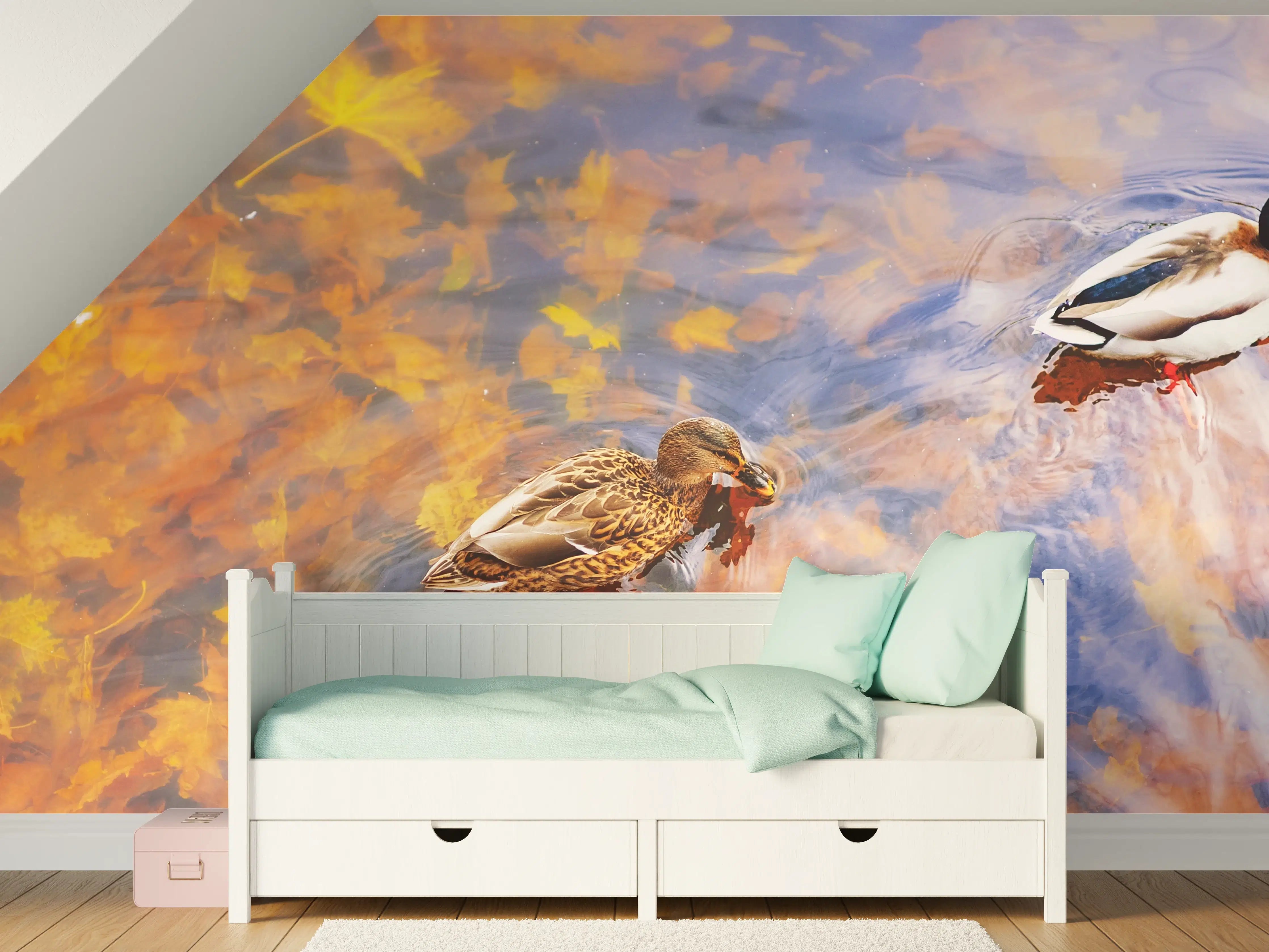 Kinderzimmer Wandgestaltung - Erstfallende Herbstblätter mit Wasserenten
