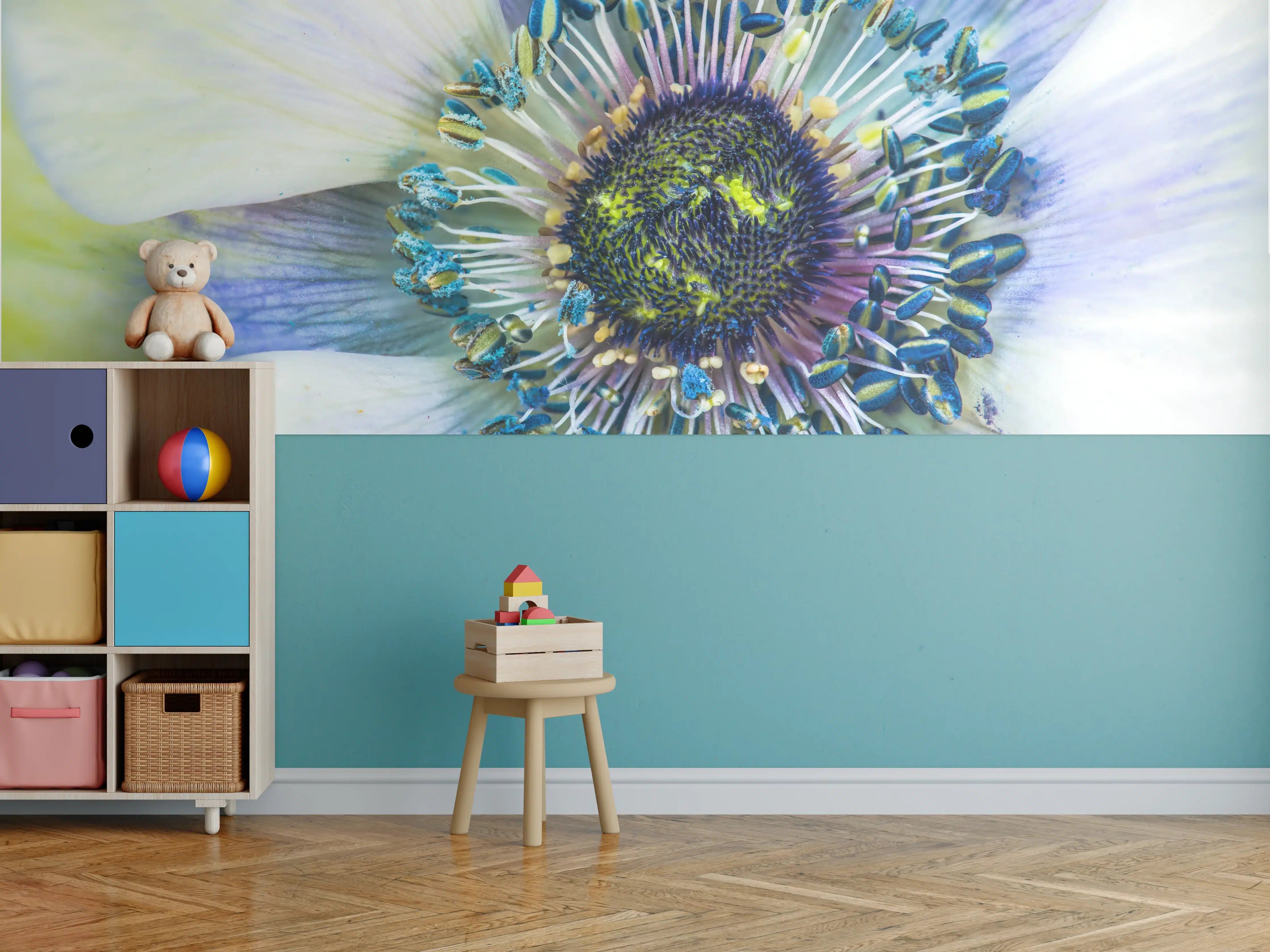 Kinderzimmer Wandgestaltung - Farbenfrohe Blumenmitte in Nahaufnahme
