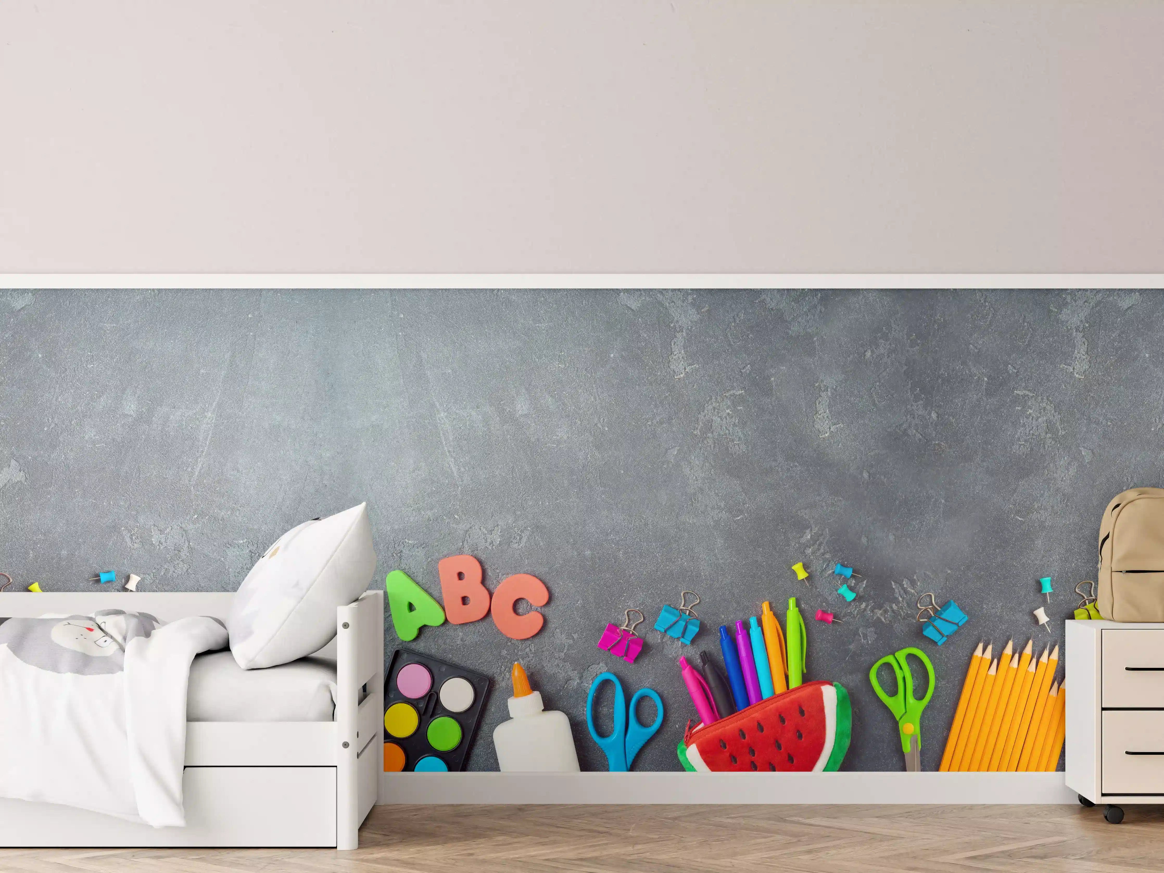 Kinderzimmer Wandgestaltung - Farbenfroher Schulstart auf Tafel