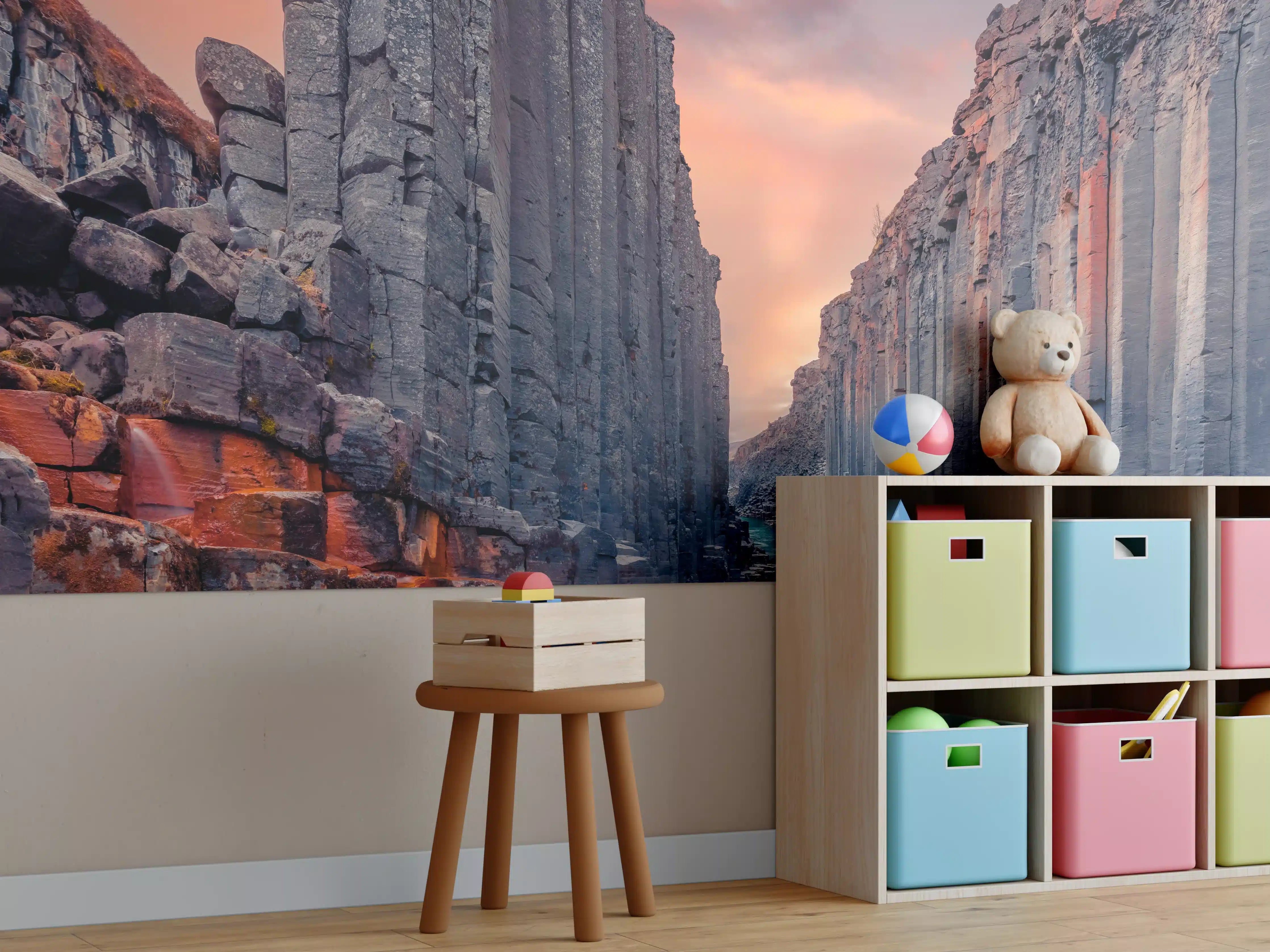 Kinderzimmer Wandgestaltung - Faszinierende Felsformationen und Wasserlauf