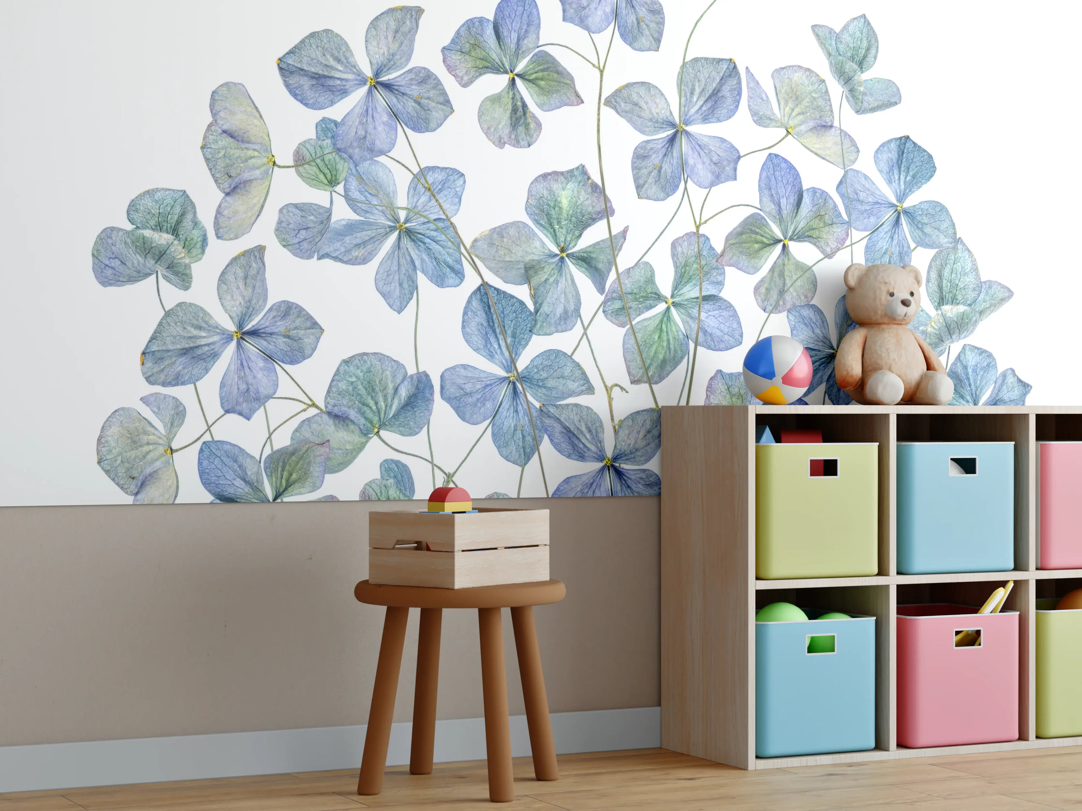 Kinderzimmer Wandgestaltung - Florale Darstellung - Blaue Blumen