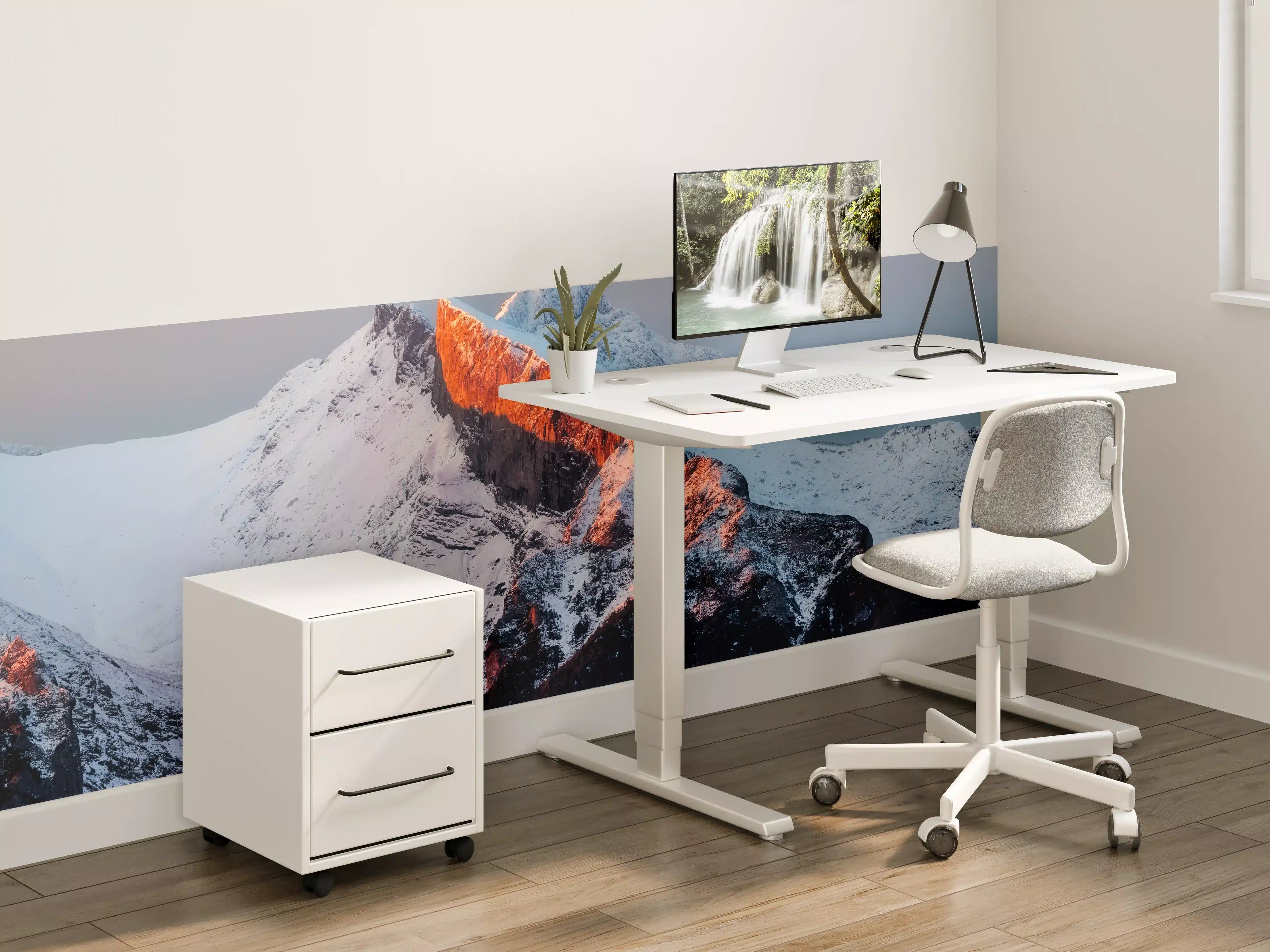 Kinderzimmer Wandgestaltung - Frostiges Bergpanorama bei Sonnenaufgang