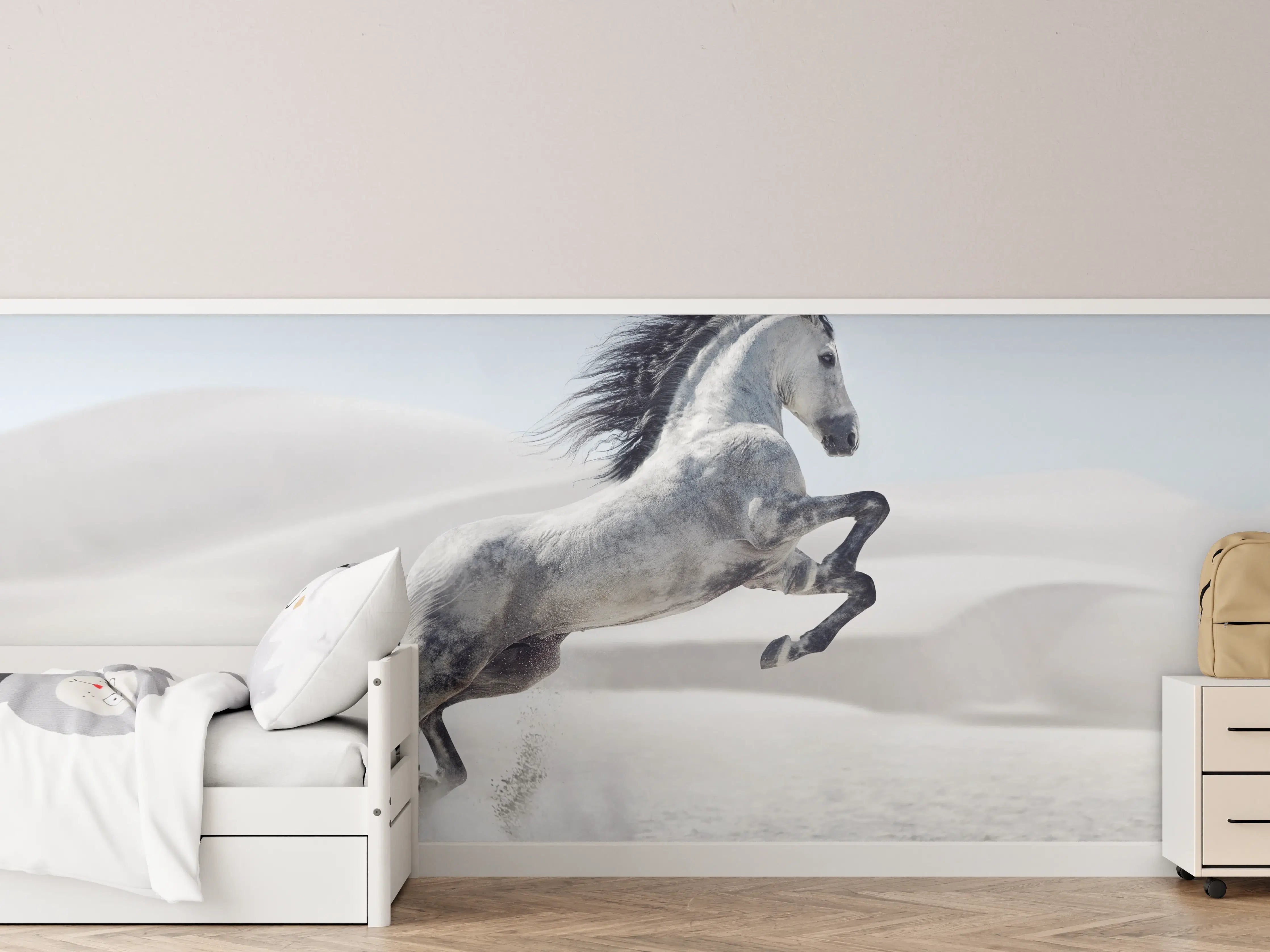 Kinderzimmer Wandgestaltung - Galoppierendes weißes Pferd
