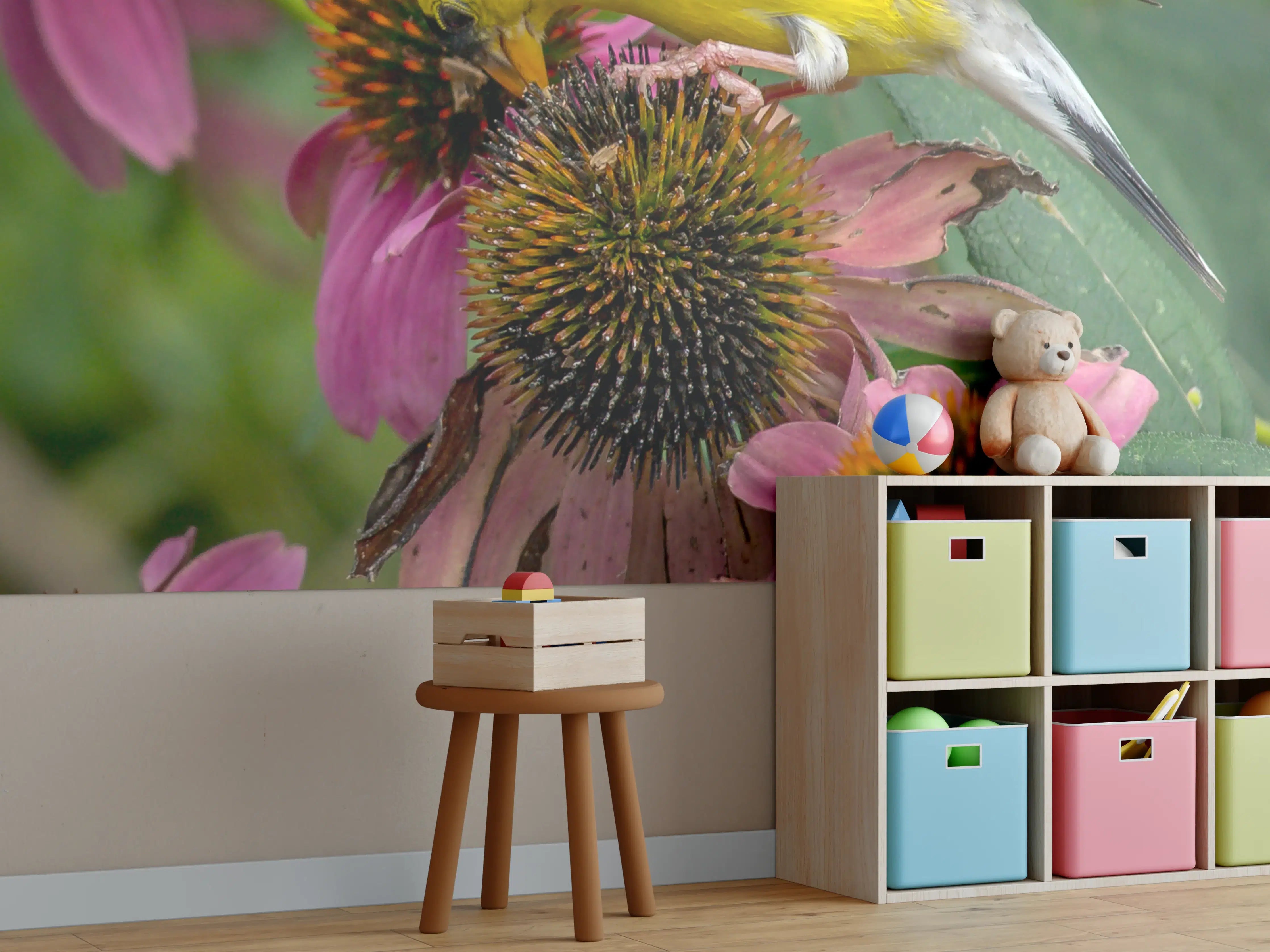 Kinderzimmer Wandgestaltung - Gelber Vogel auf Pinken Blumen