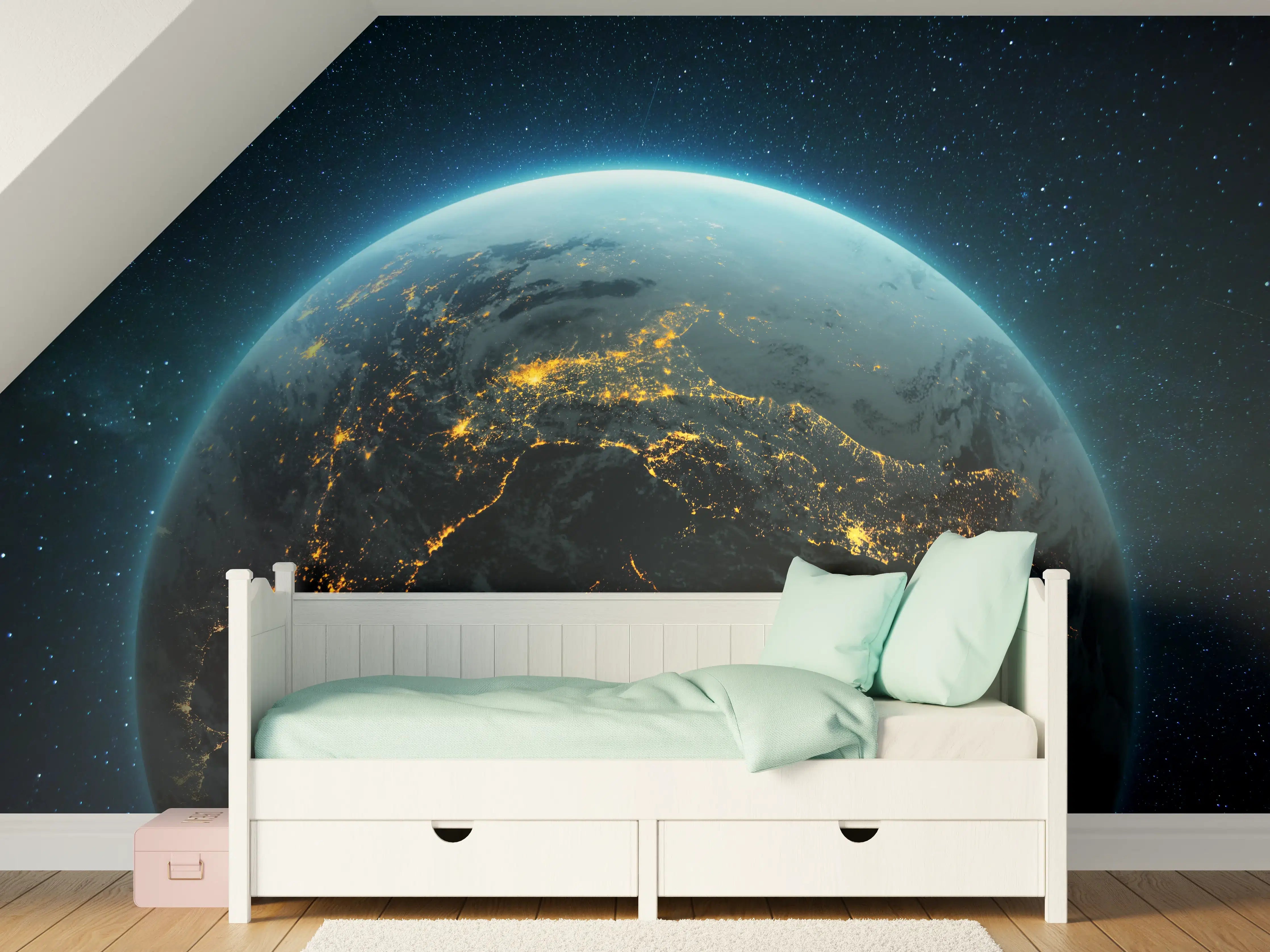 Kinderzimmer Wandgestaltung - Globus mit nächtlichen gelben Lichtern der Megastädte