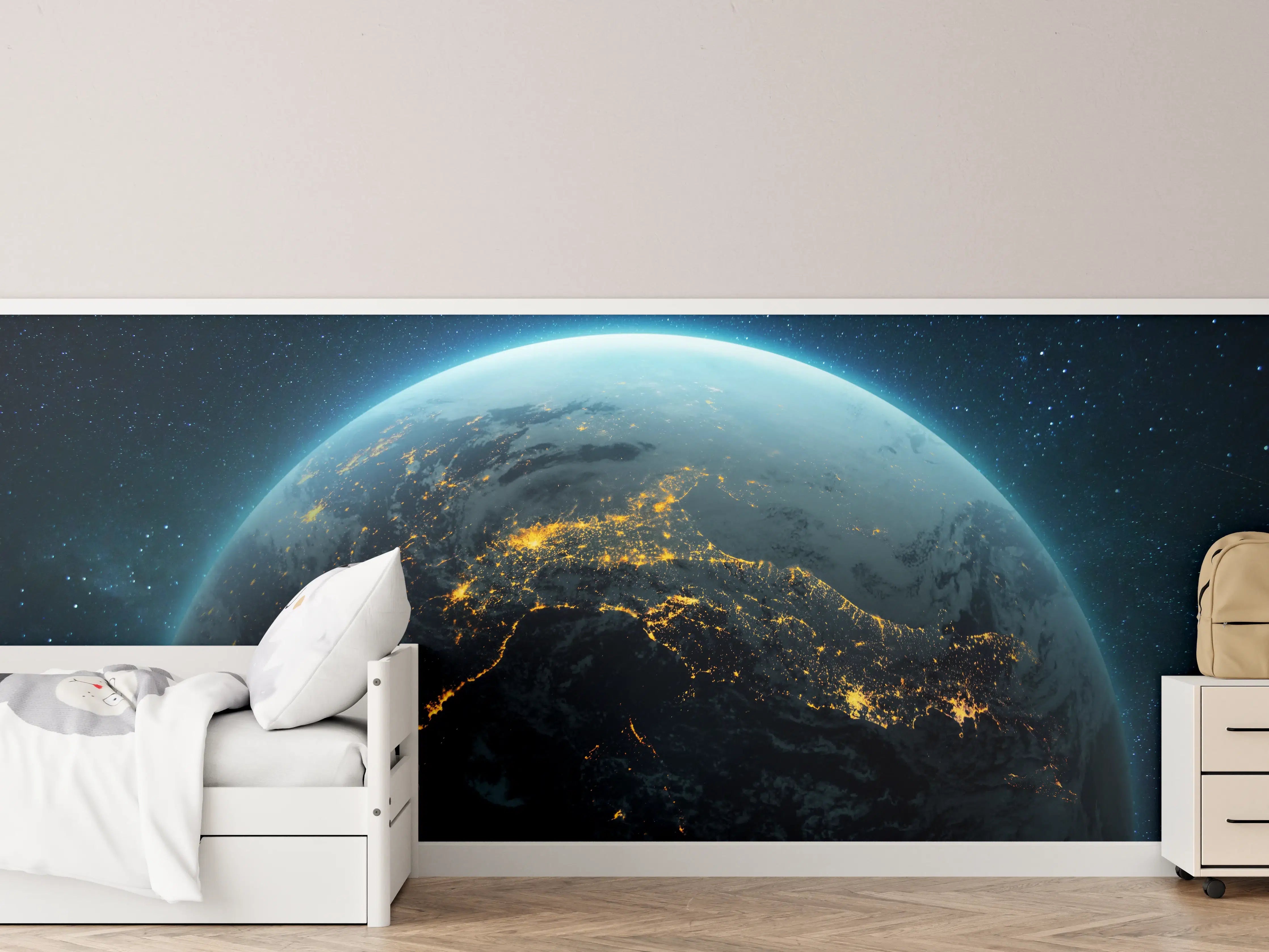 Kinderzimmer Wandgestaltung - Globus mit nächtlichen gelben Lichtern der Megastädte