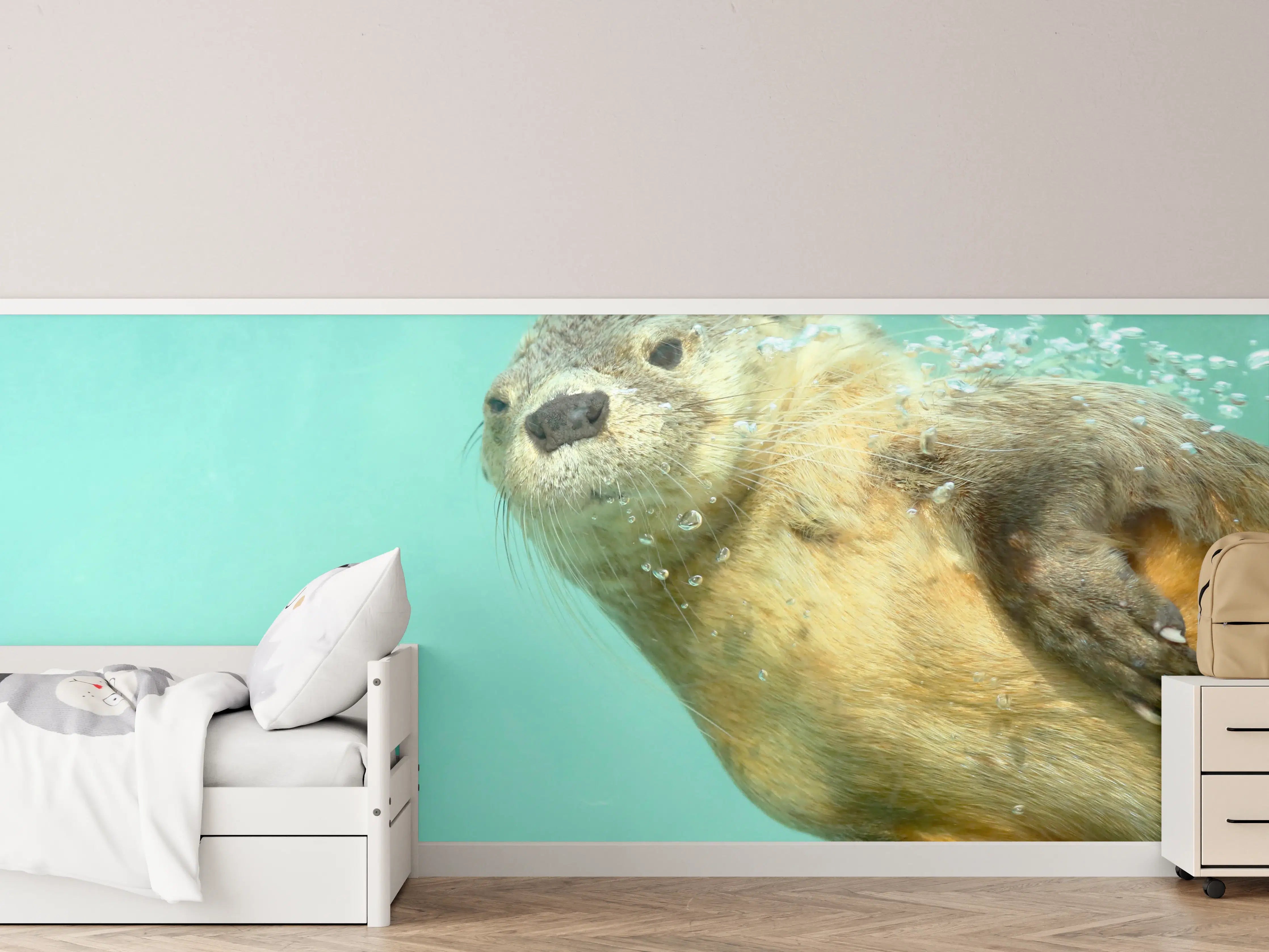 Kinderzimmer Wandgestaltung - Graue Wasserotter in Bewegung