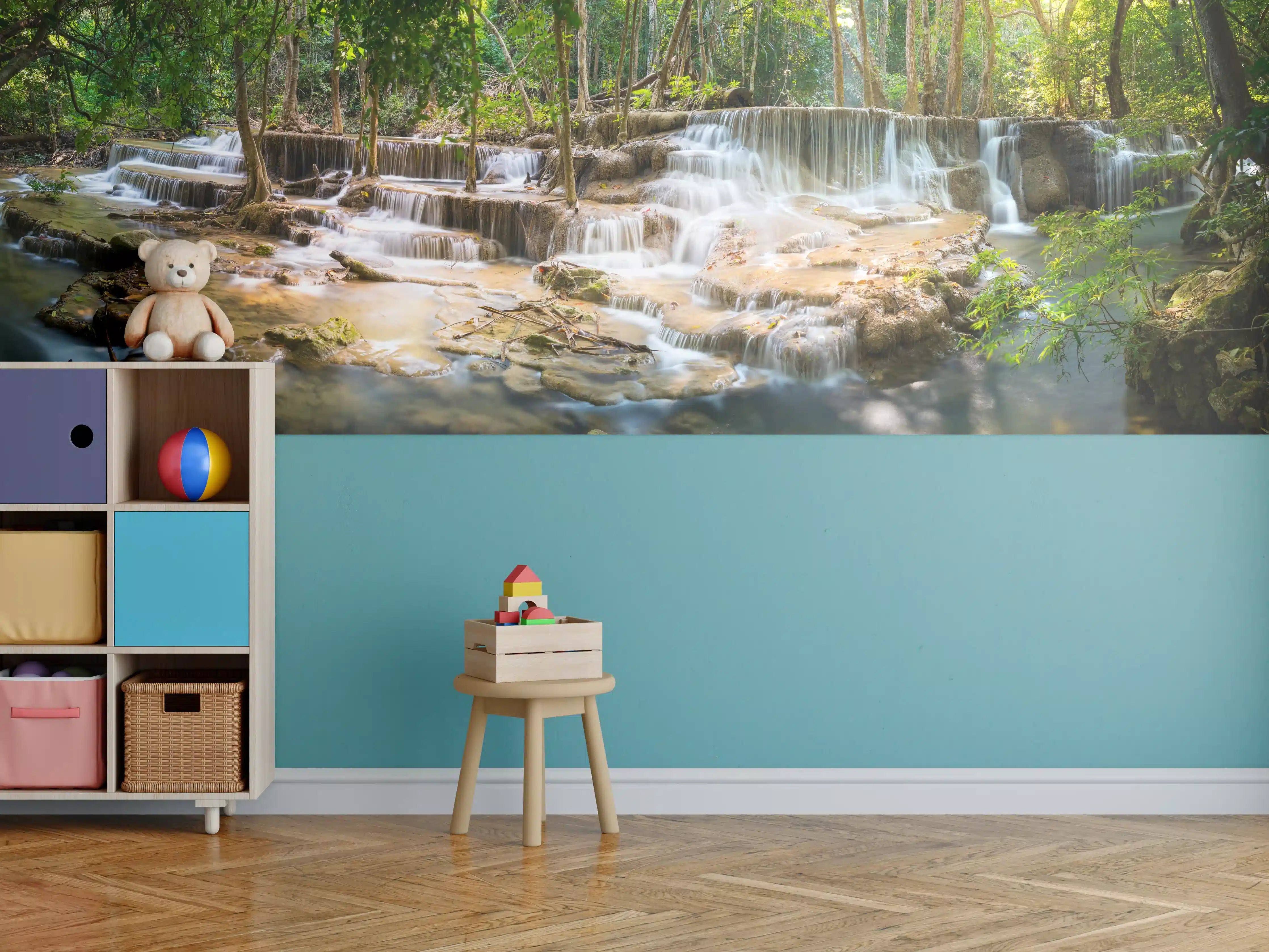 Kinderzimmer Wandgestaltung - Grüner Wasserfall im Wald