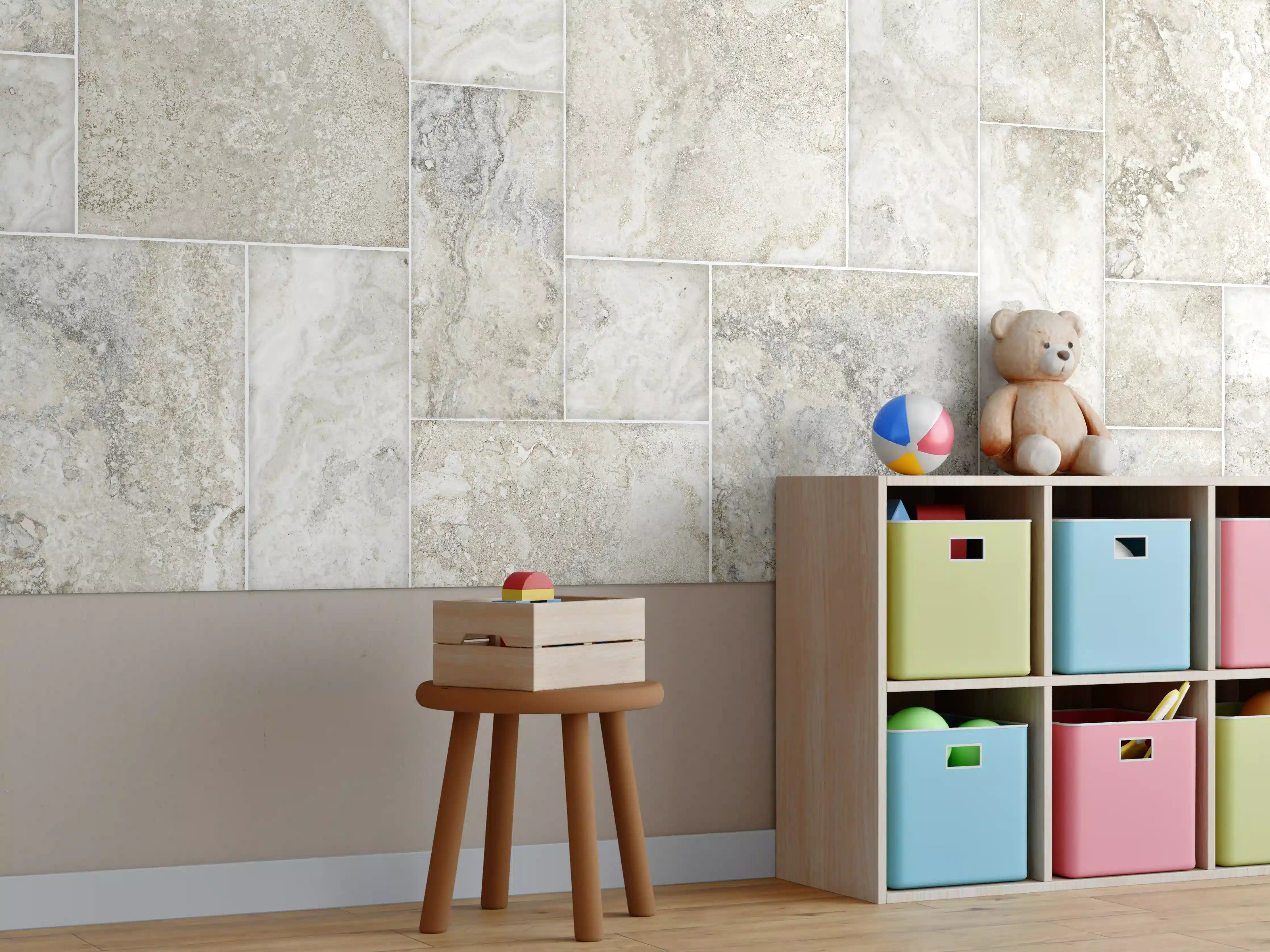 Kinderzimmer Wandgestaltung - Helle Marmorfliesen in neutralen Tönen