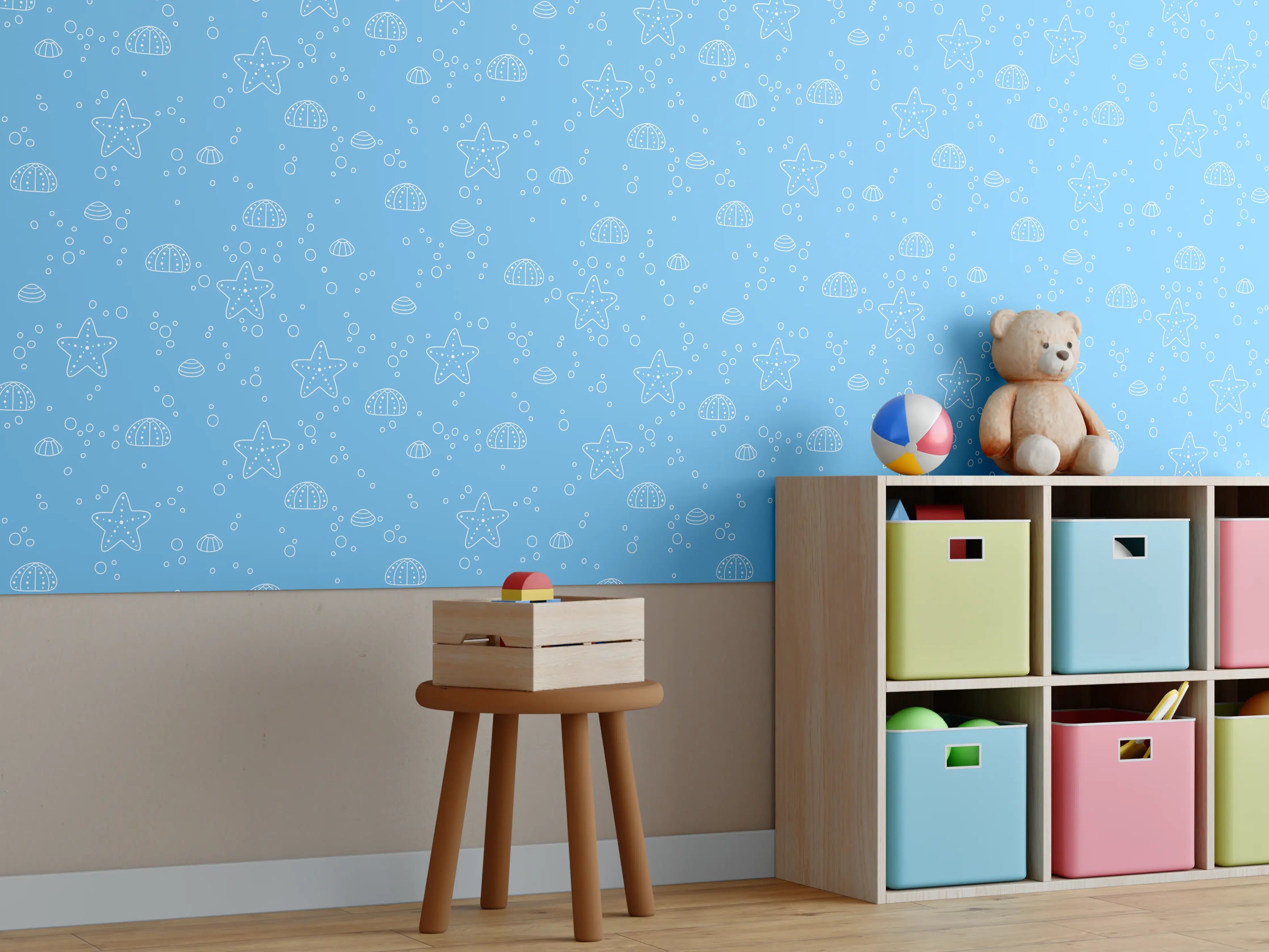 Kinderzimmer Wandgestaltung - Heller blauer Hintergrund mit Stern- und Muschelmustern