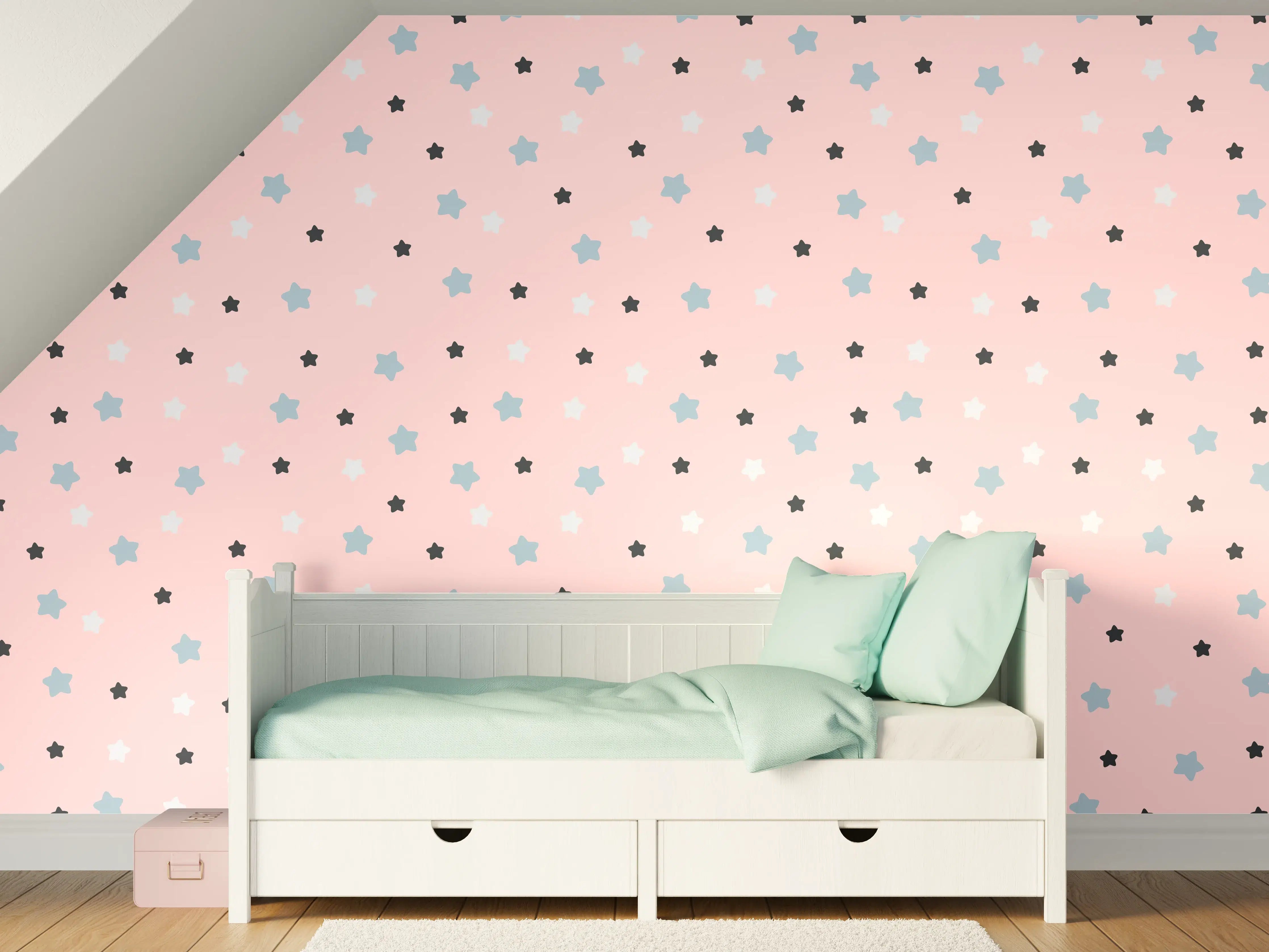 Kinderzimmer Wandgestaltung - Himmel mit bunten Sternen auf pinkem Hintergrund