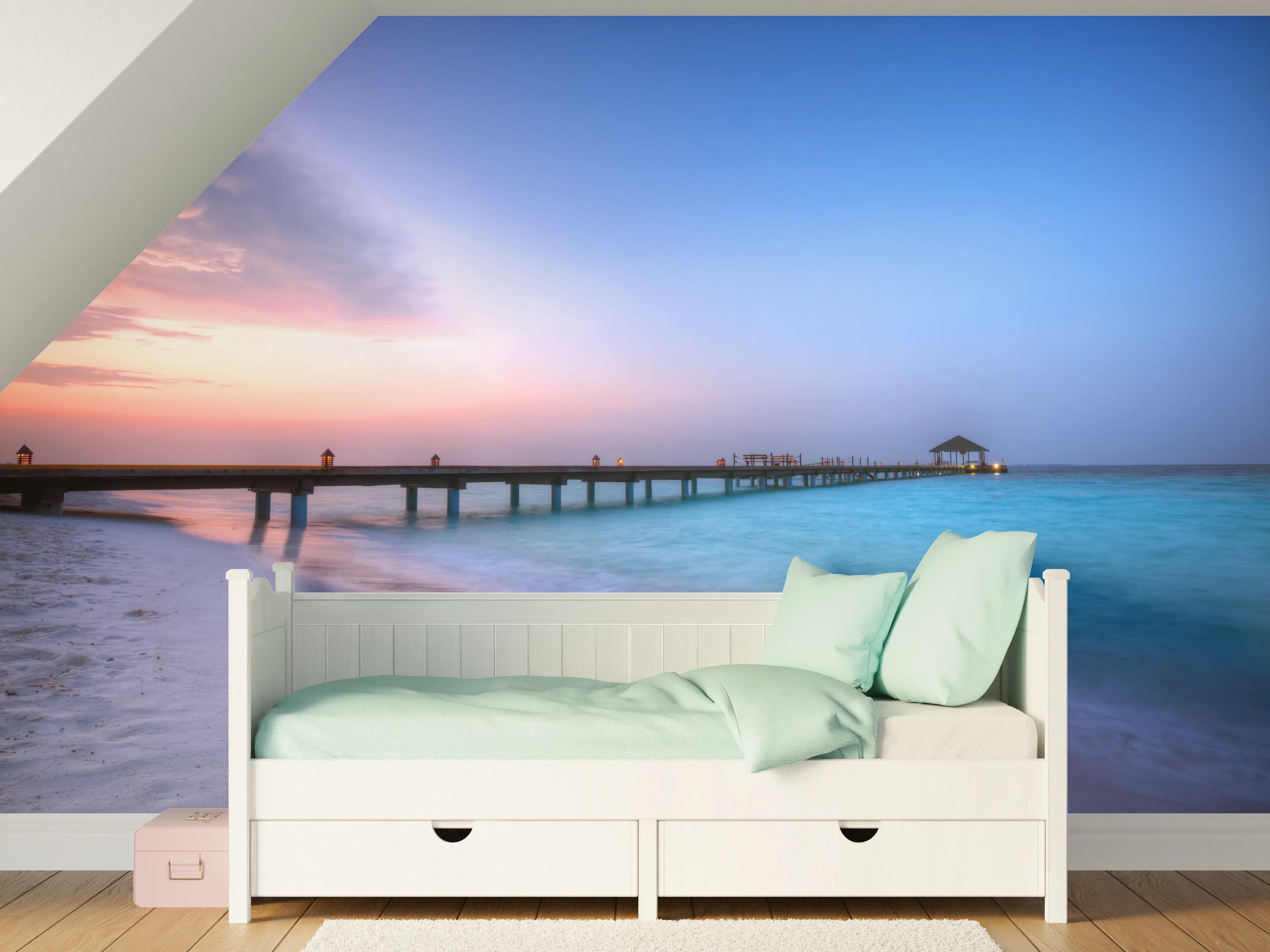 Kinderzimmer Wandgestaltung - Hölzerner Steg über türkisem Meer