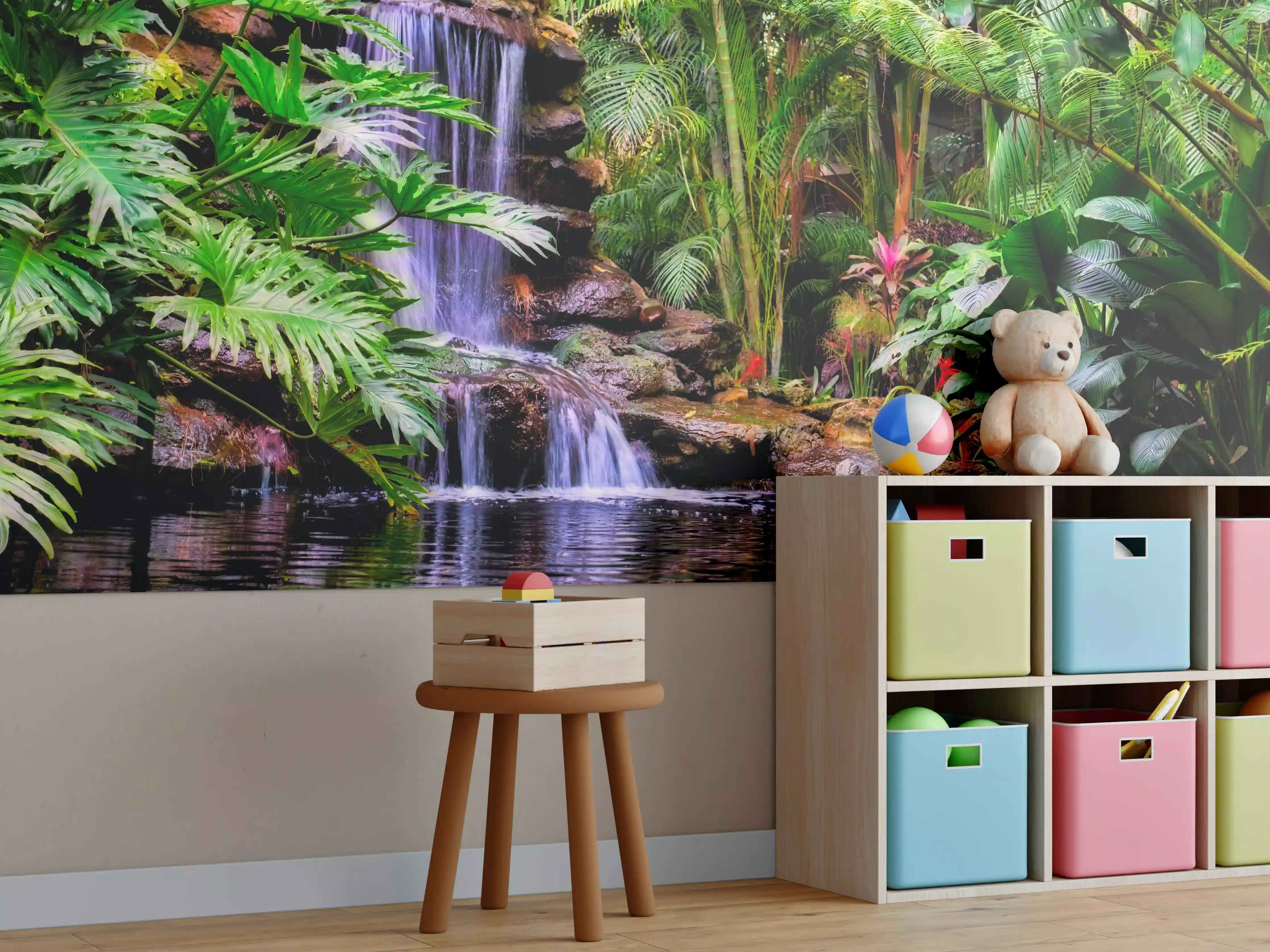 Kinderzimmer Wandgestaltung - Idyllische Dschungellandschaft mit Wasserfall