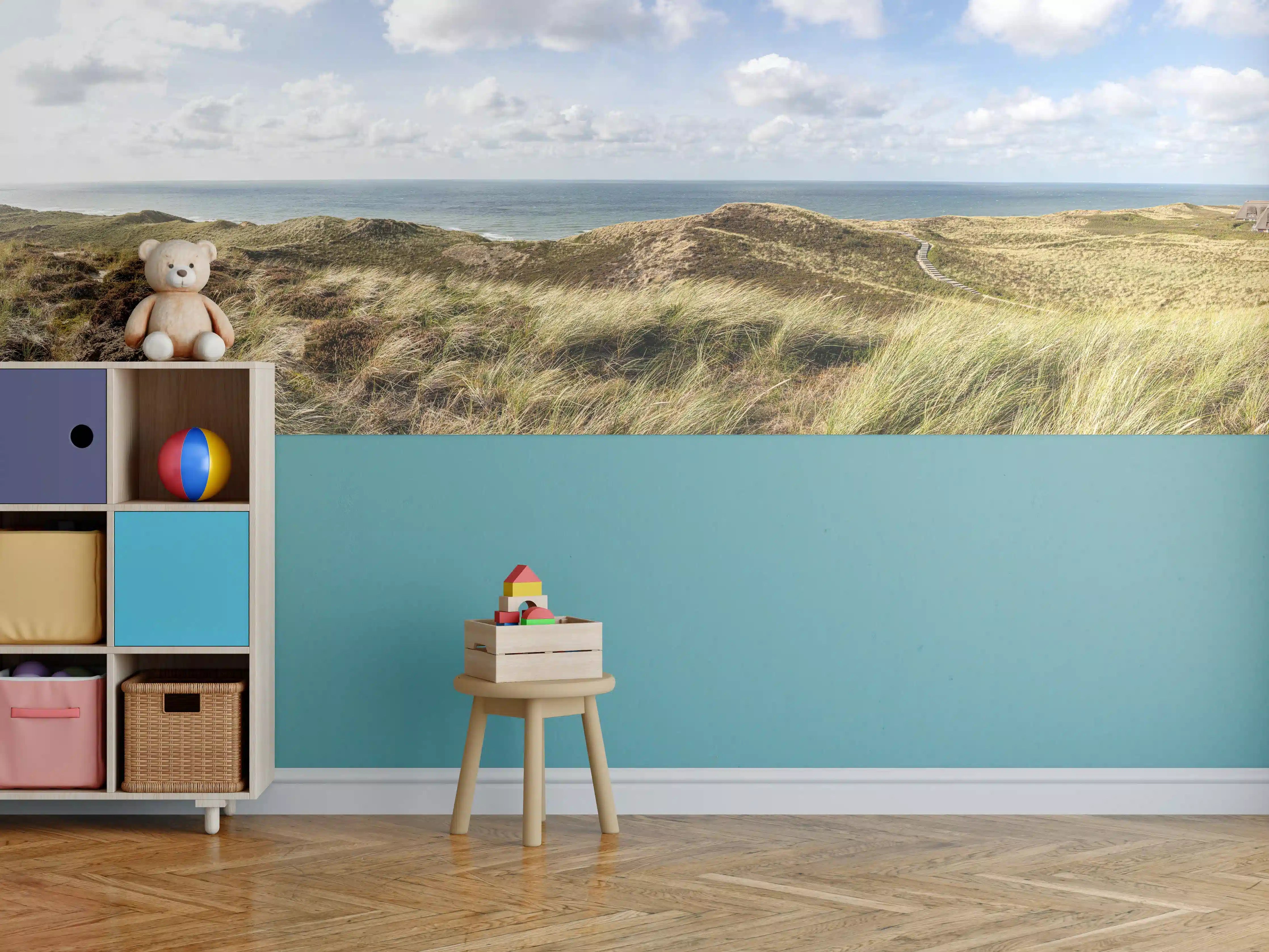 Kinderzimmer Wandgestaltung - Idyllische Küstenlandschaft mit sanften Hügeln