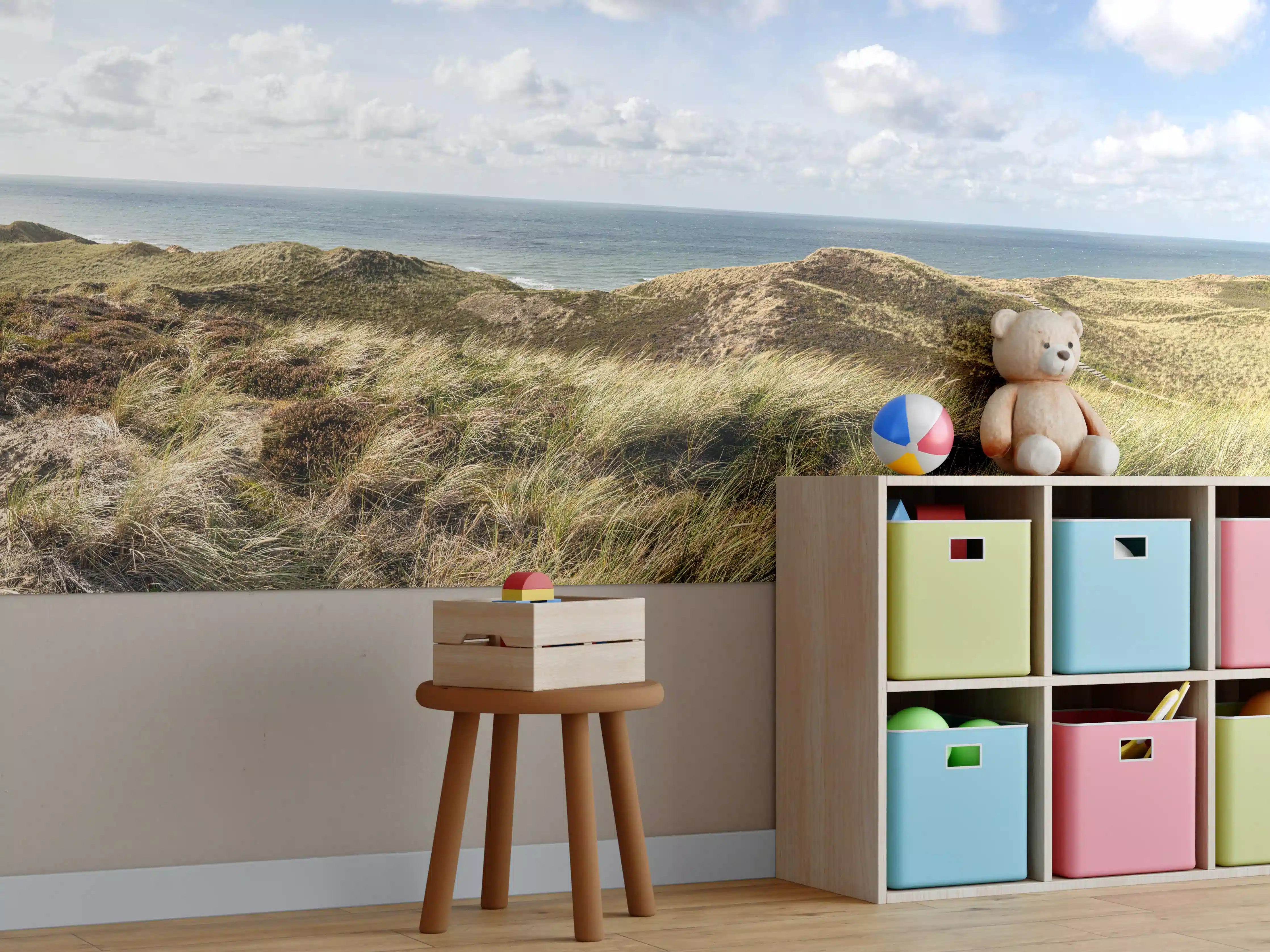 Kinderzimmer Wandgestaltung - Idyllische Küstenlandschaft mit sanften Hügeln