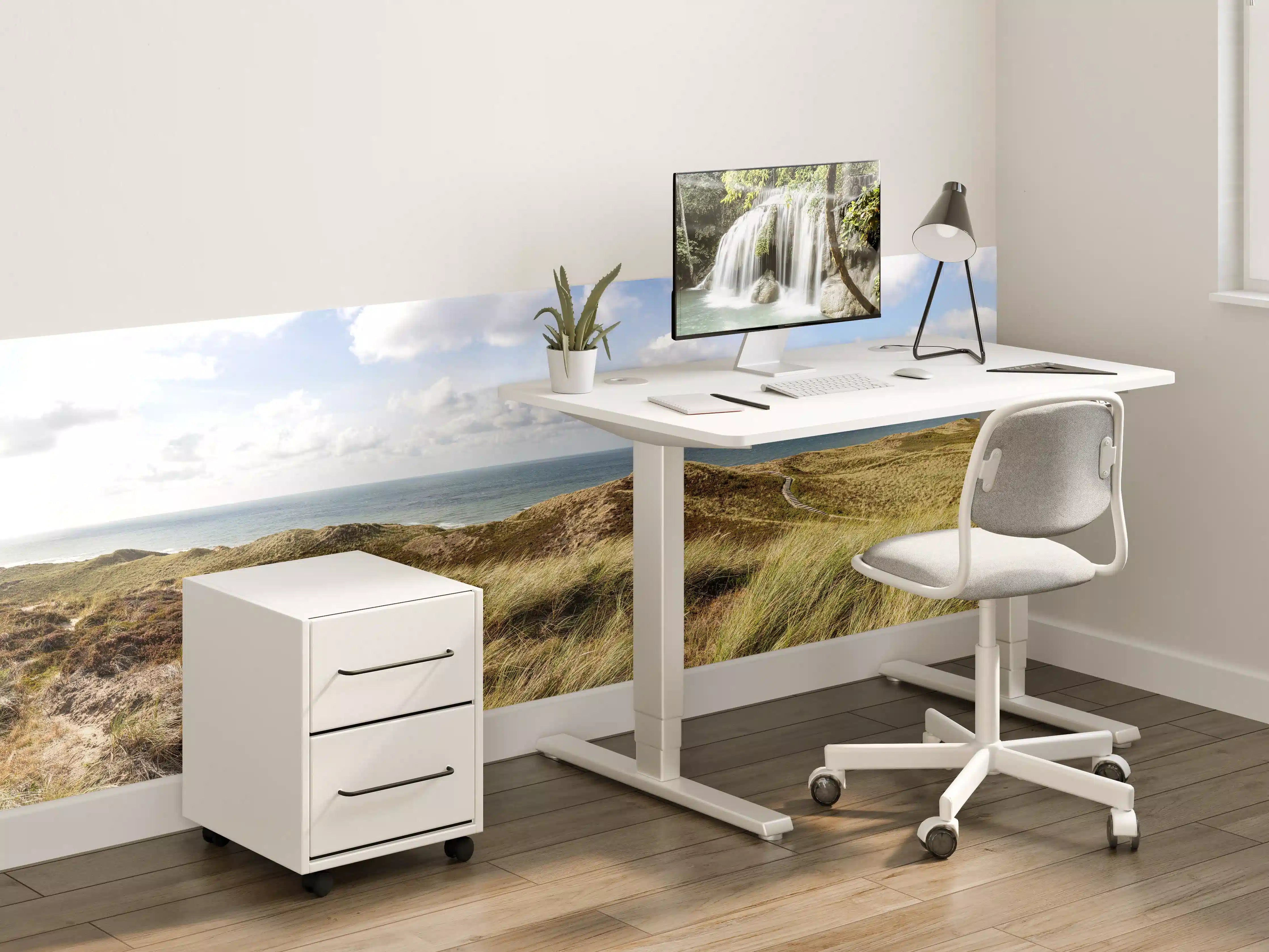 Kinderzimmer Wandgestaltung - Idyllische Küstenlandschaft mit sanften Hügeln