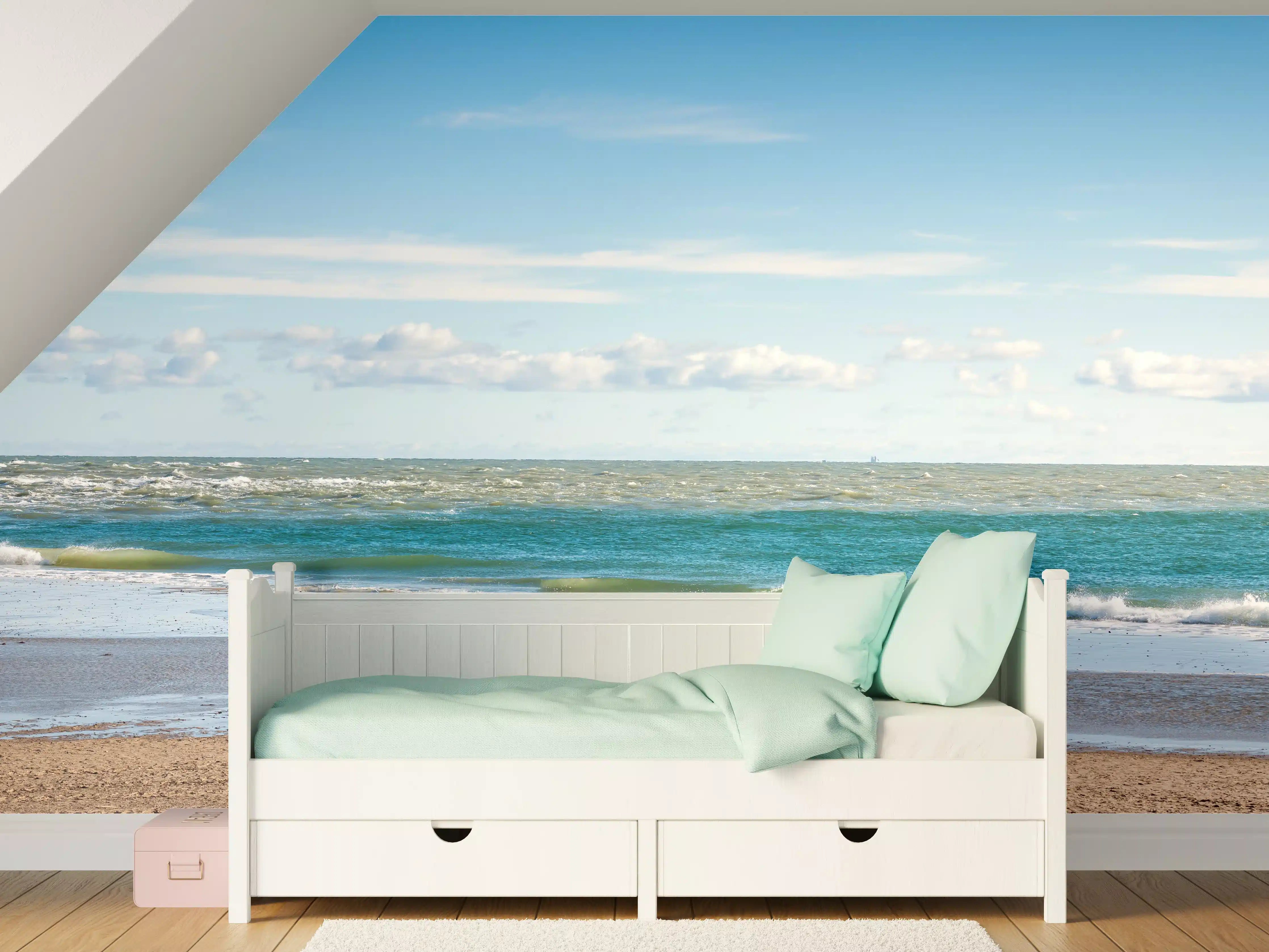 Kinderzimmer Wandgestaltung - Idyllische Küstenlandschaft mit sanften Wellen