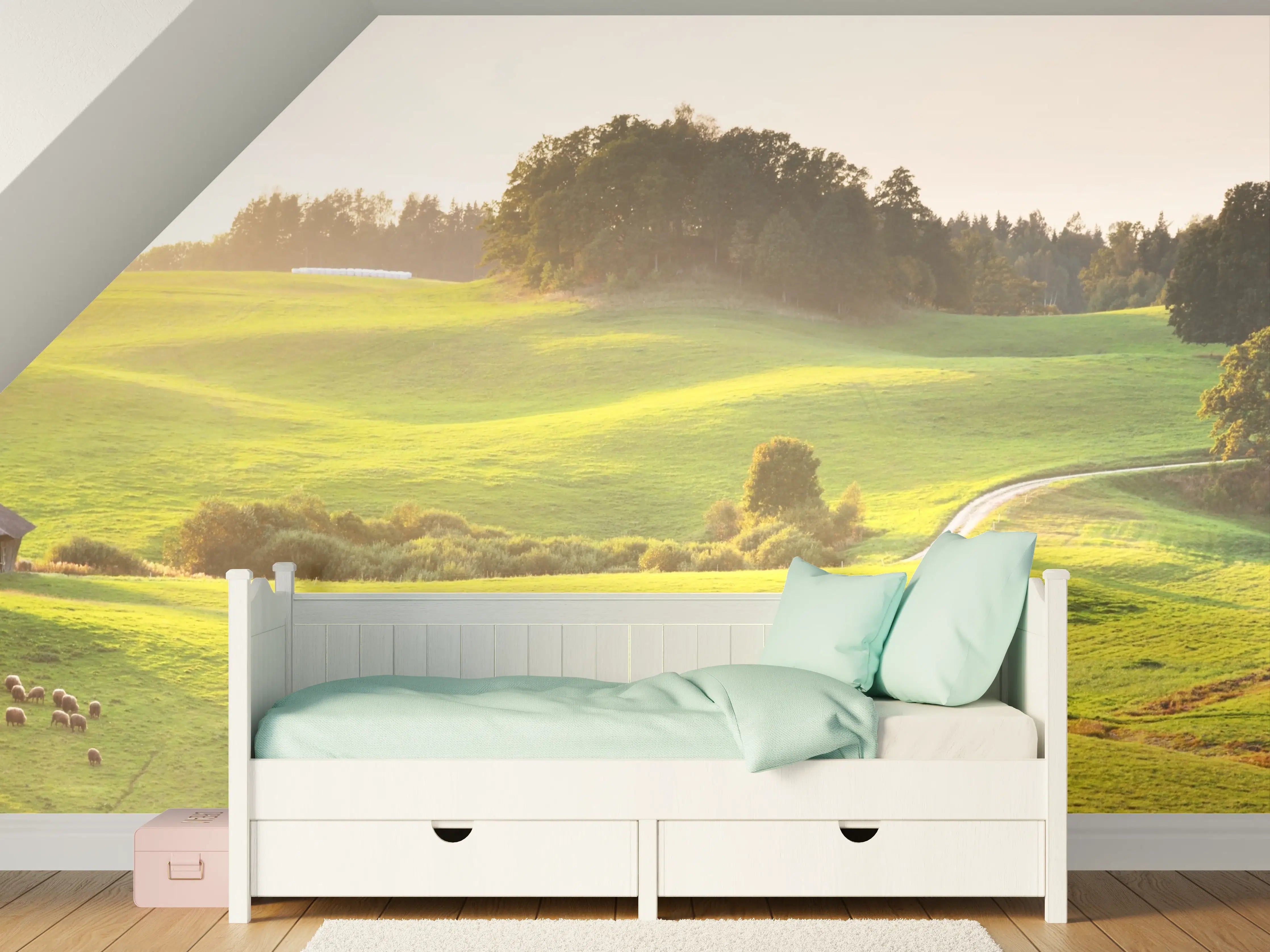 Kinderzimmer Wandgestaltung - Idyllische Landlandschaft mit sanften Hügeln