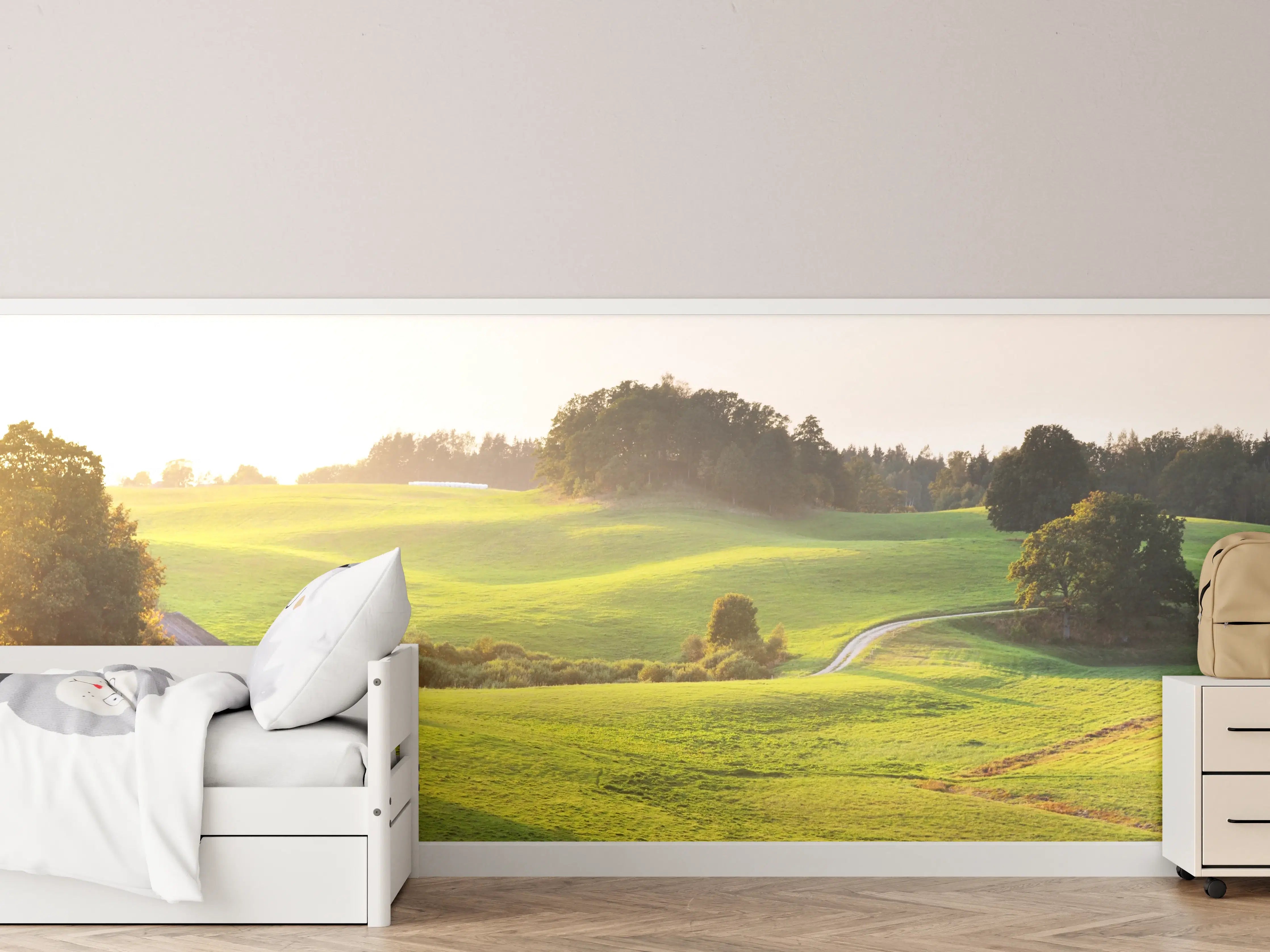 Kinderzimmer Wandgestaltung - Idyllische Landlandschaft mit sanften Hügeln
