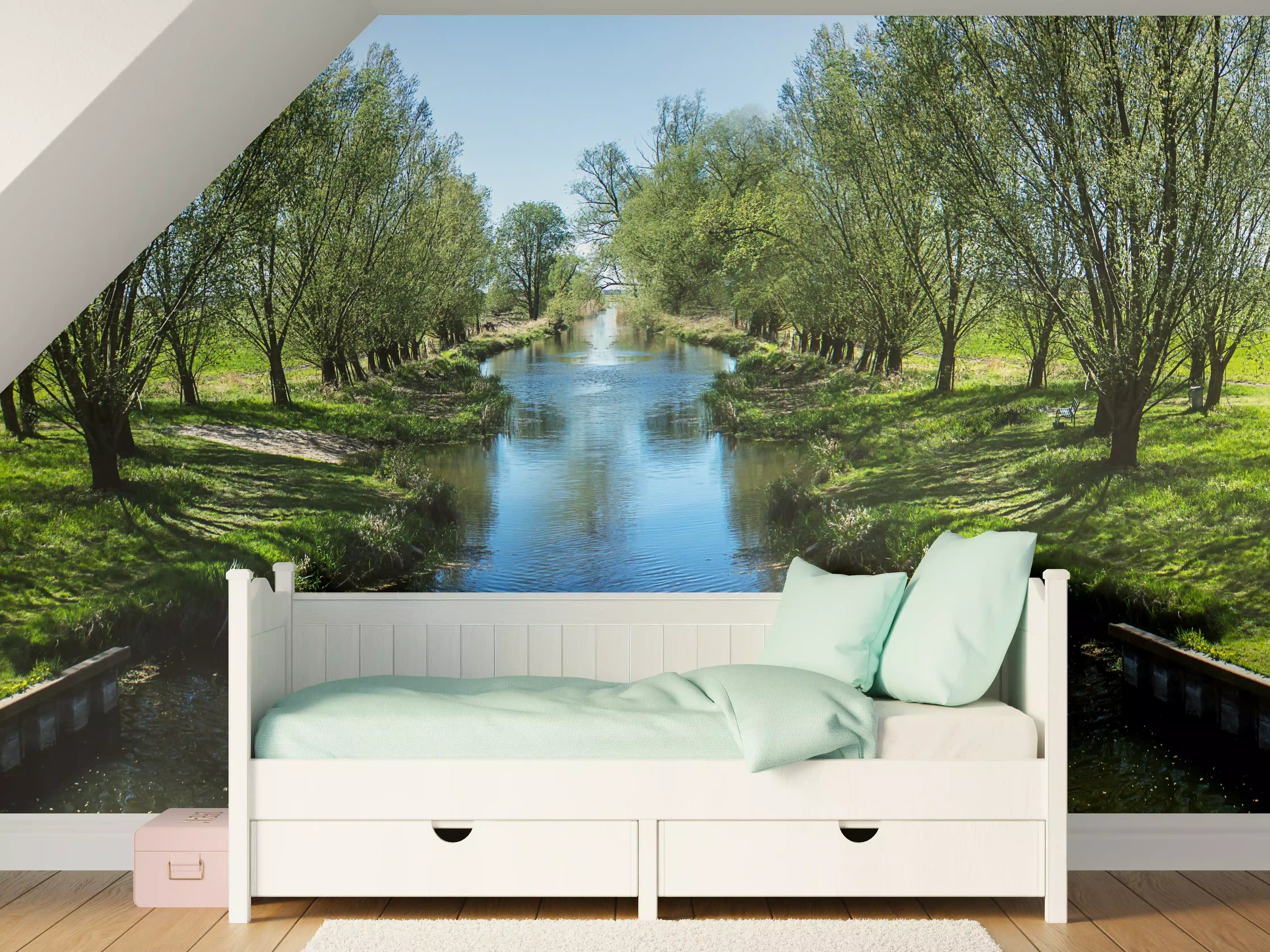 Kinderzimmer Wandgestaltung - Idyllischer Fluss in Sachsen-Anhalt