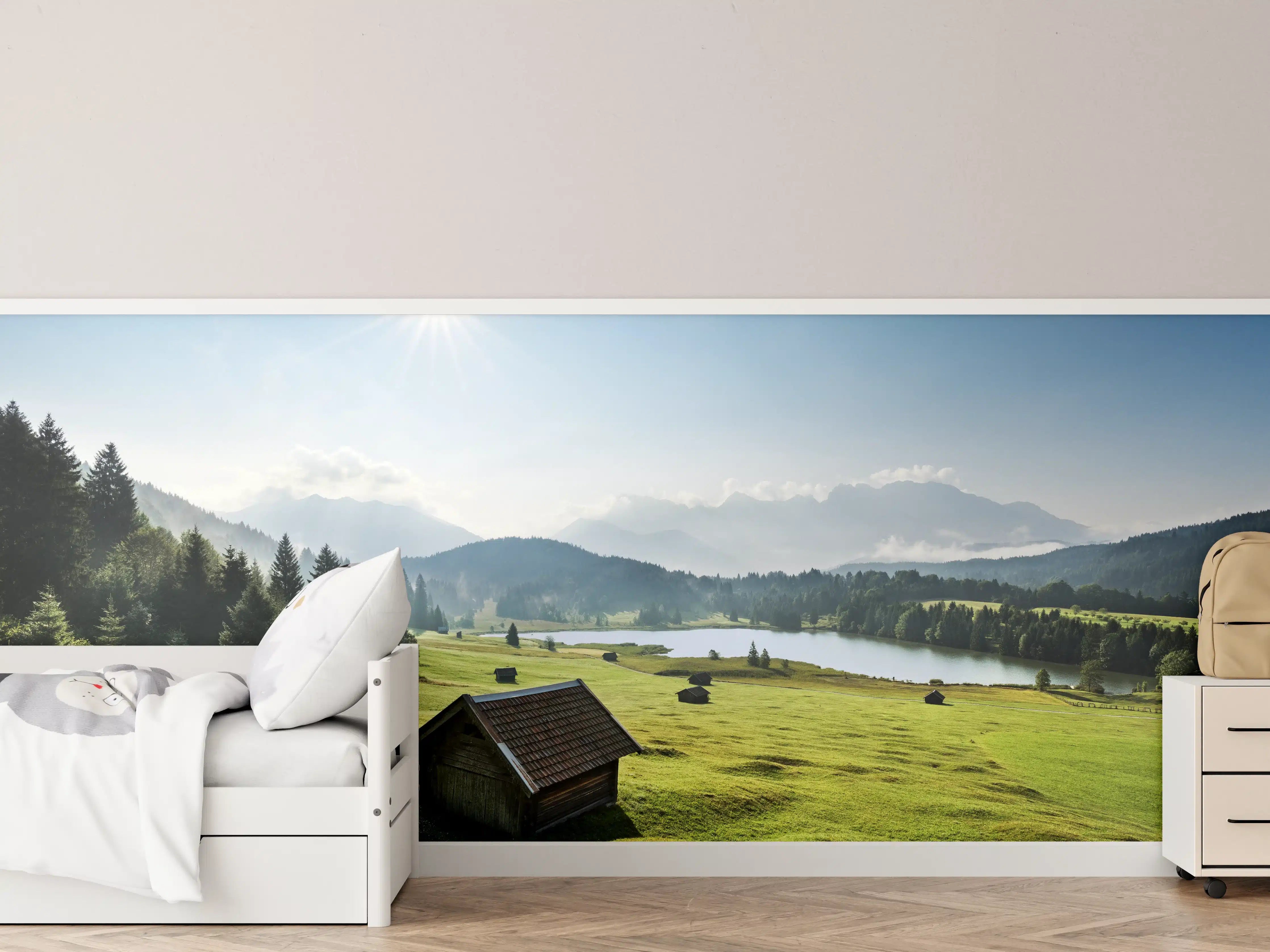 Kinderzimmer Wandgestaltung - Idyllisches Alpenpanorama mit See
