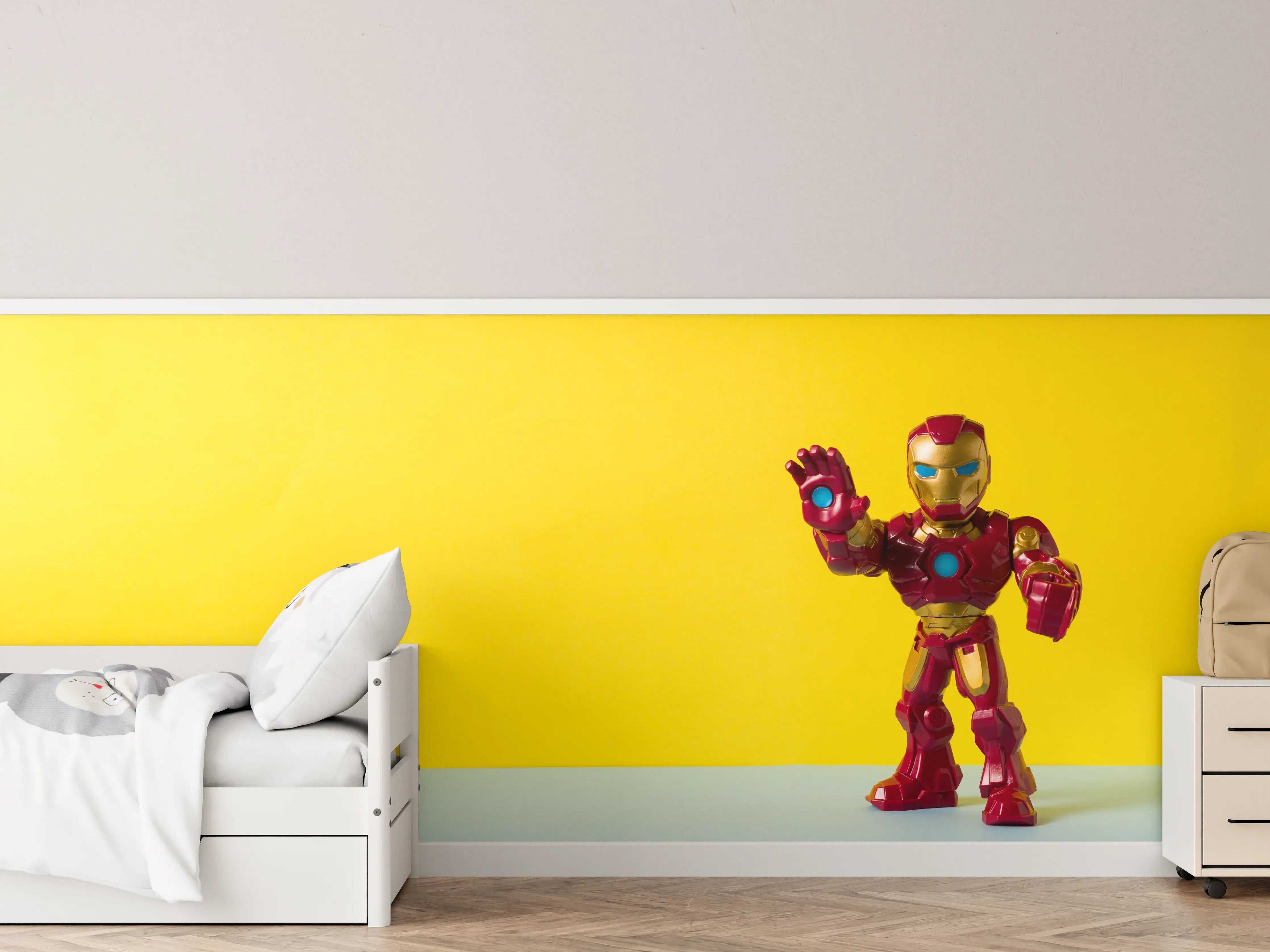 Kinderzimmer Wandgestaltung - Iron Man Figur Gelber Hintergrund
