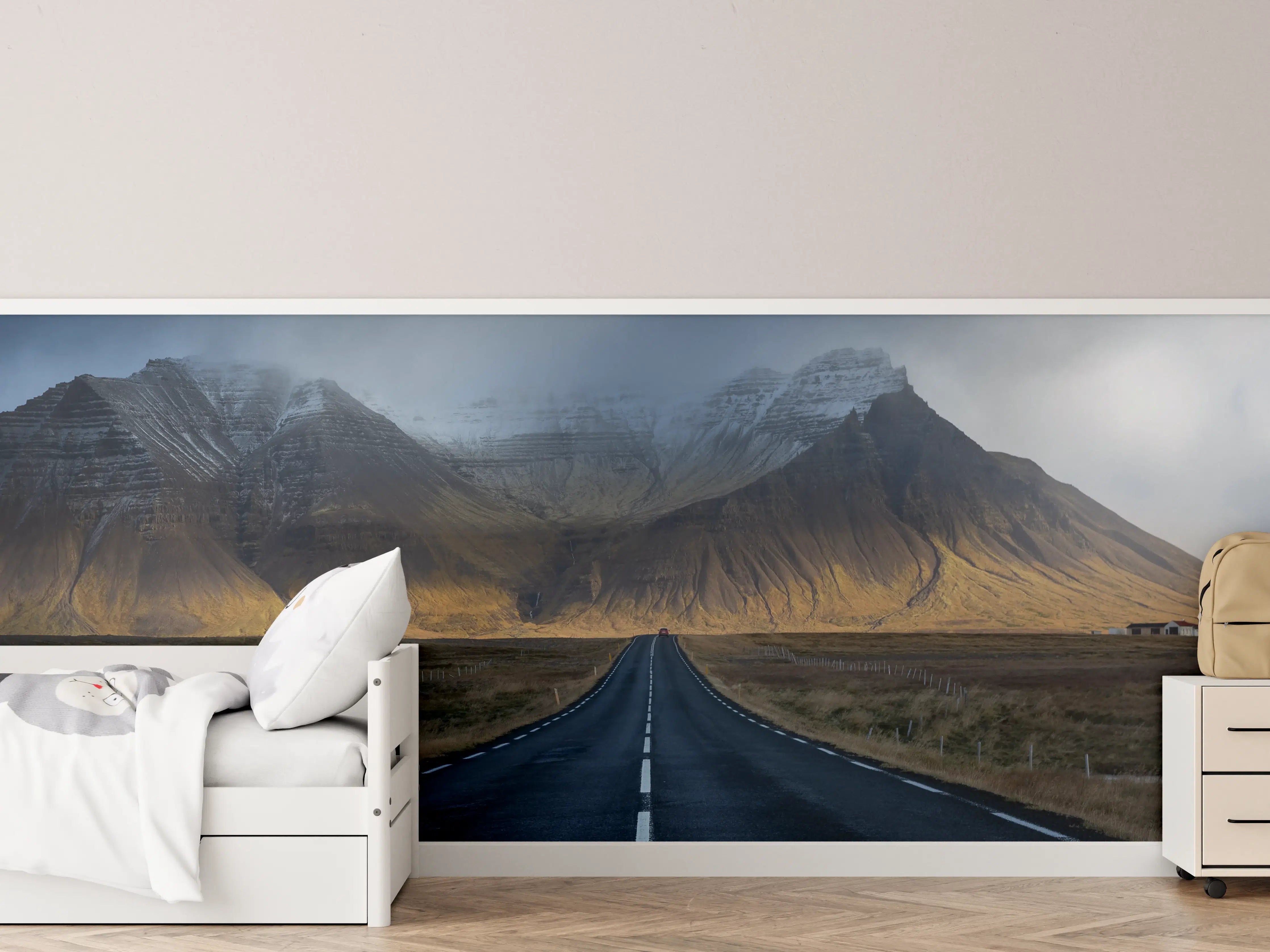 Kinderzimmer Wandgestaltung - Isländische Berglandschaft am Weg