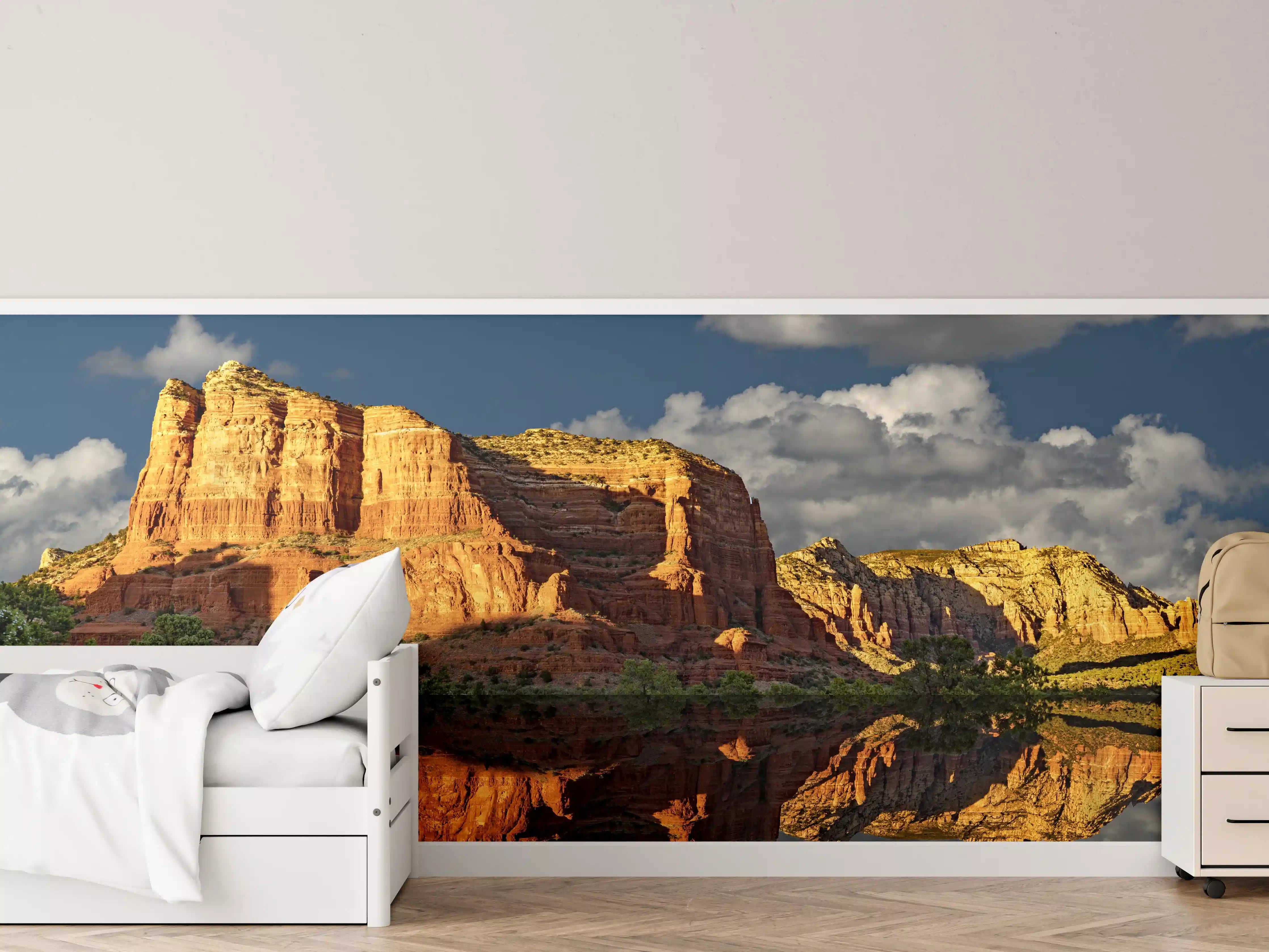 Kinderzimmer Wandgestaltung - Jack's Canyon mit Wasser Reflektion