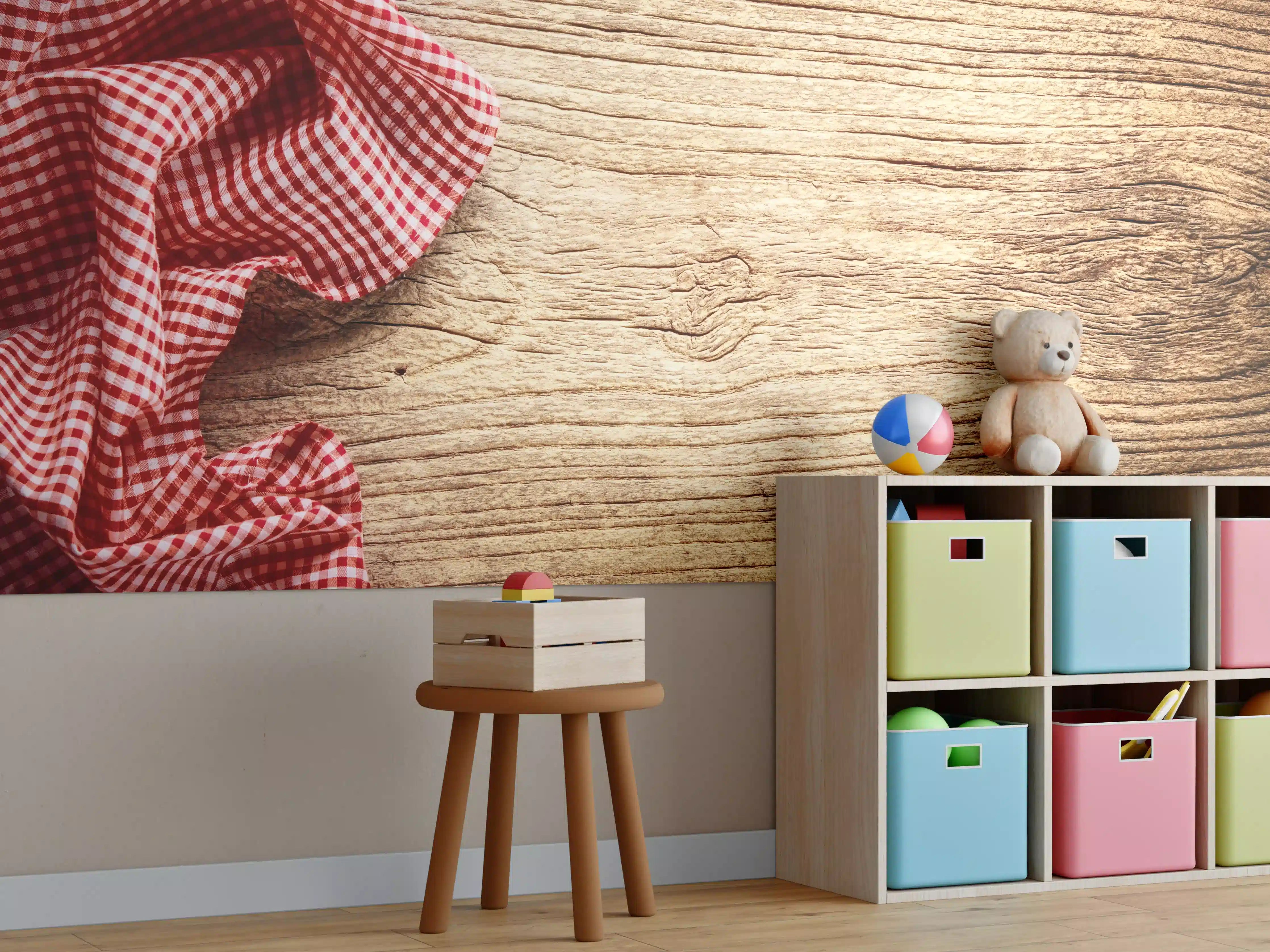 Kinderzimmer Wandgestaltung - Kariertes Tischtuch auf Holztisch