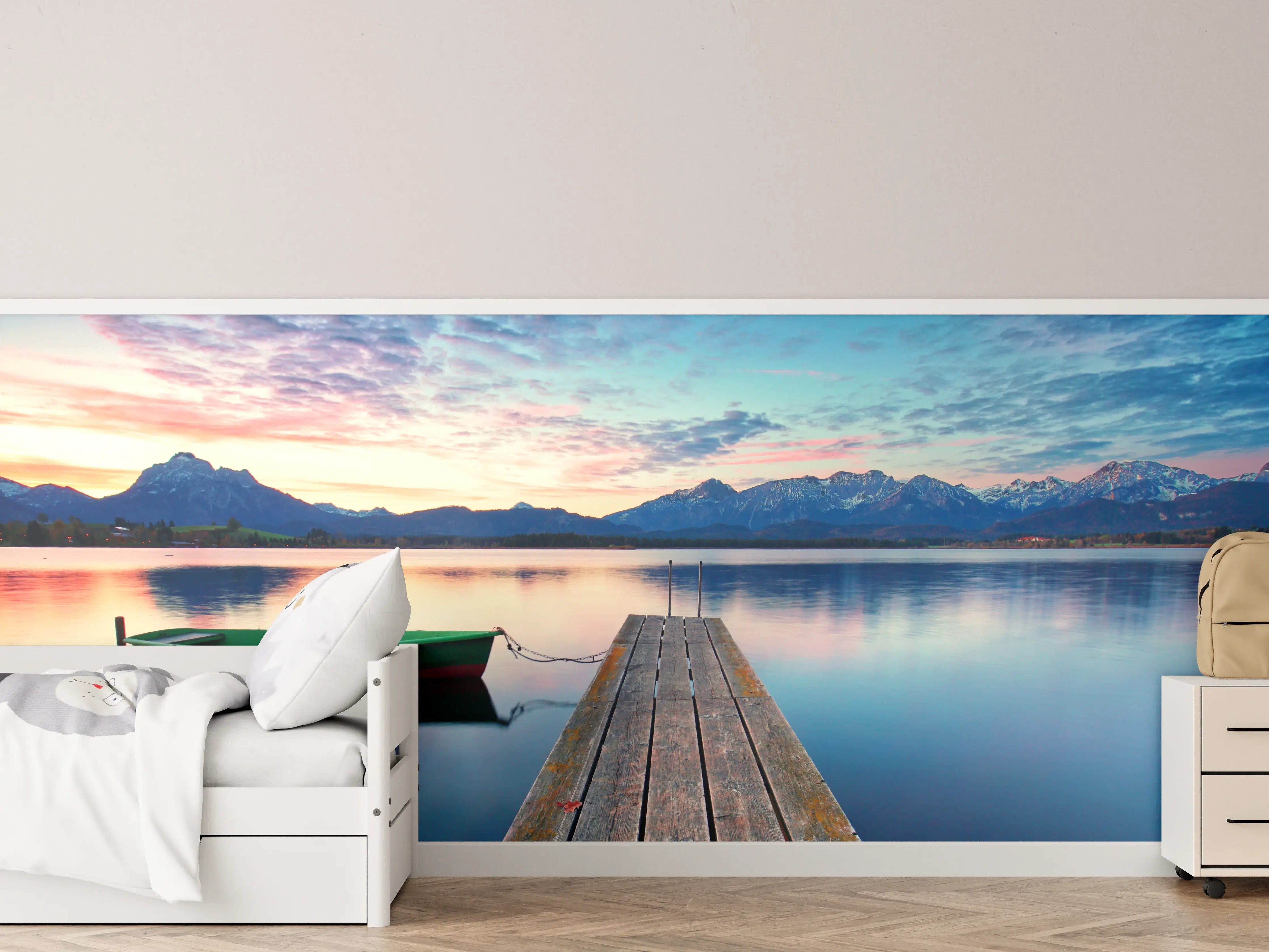 Kinderzimmer Wandgestaltung - Kleines Boot am Bergsee