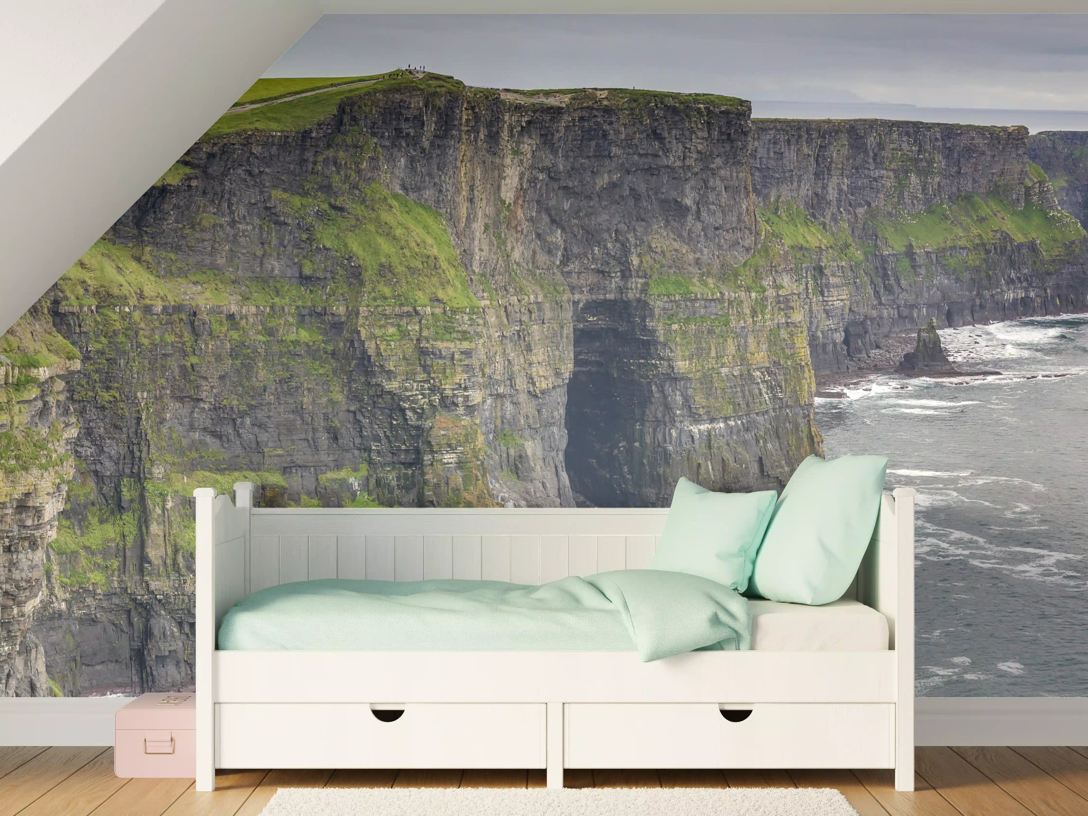 Kinderzimmer Wandgestaltung - Klippen der Irischen Küste bei Nebel