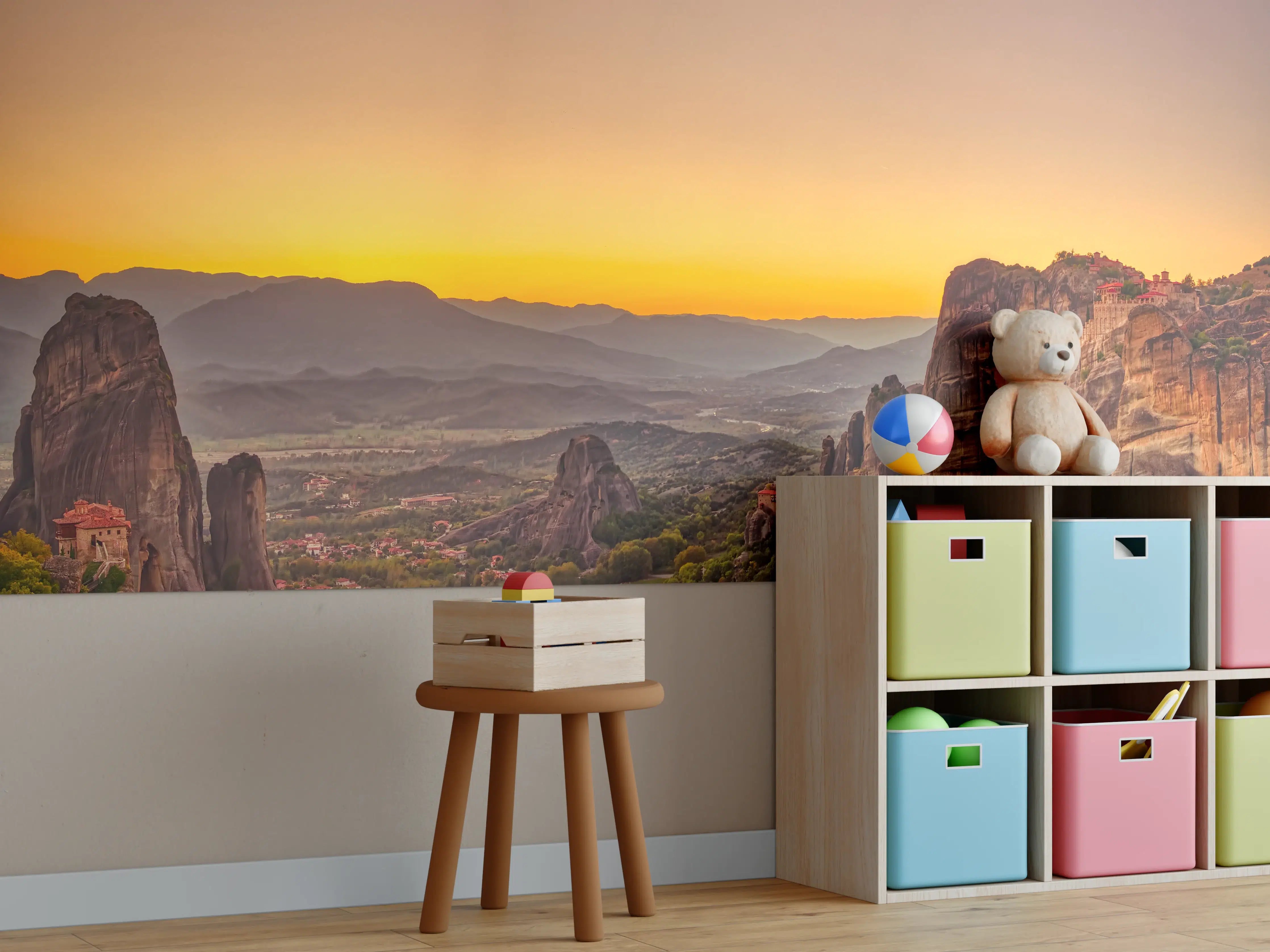 Kinderzimmer Wandgestaltung - Landschaft mit Klöstern und Felsformationen