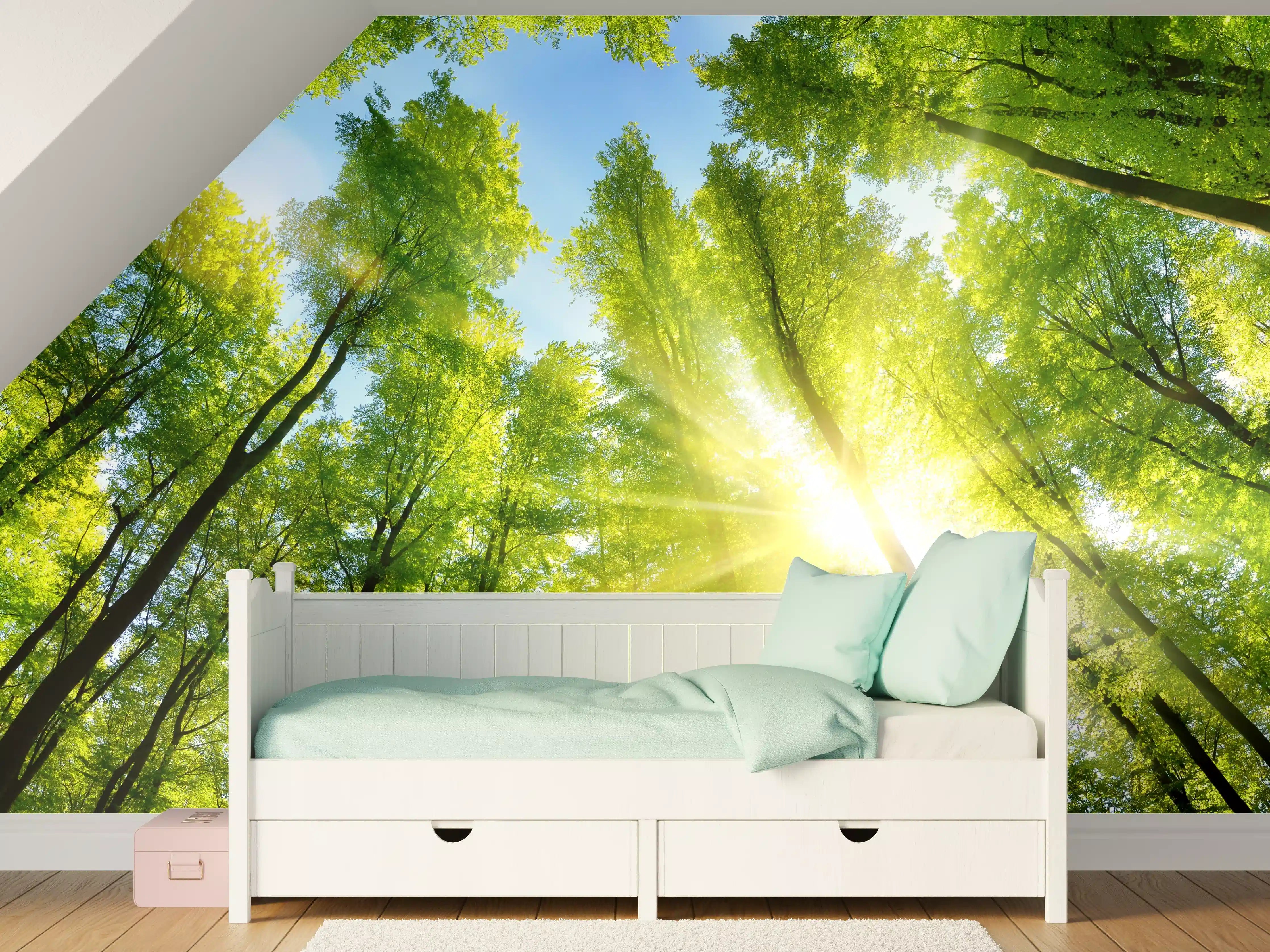 Kinderzimmer Wandgestaltung - Lebendige grüne Baumwälder mit Sonnenstrahlen