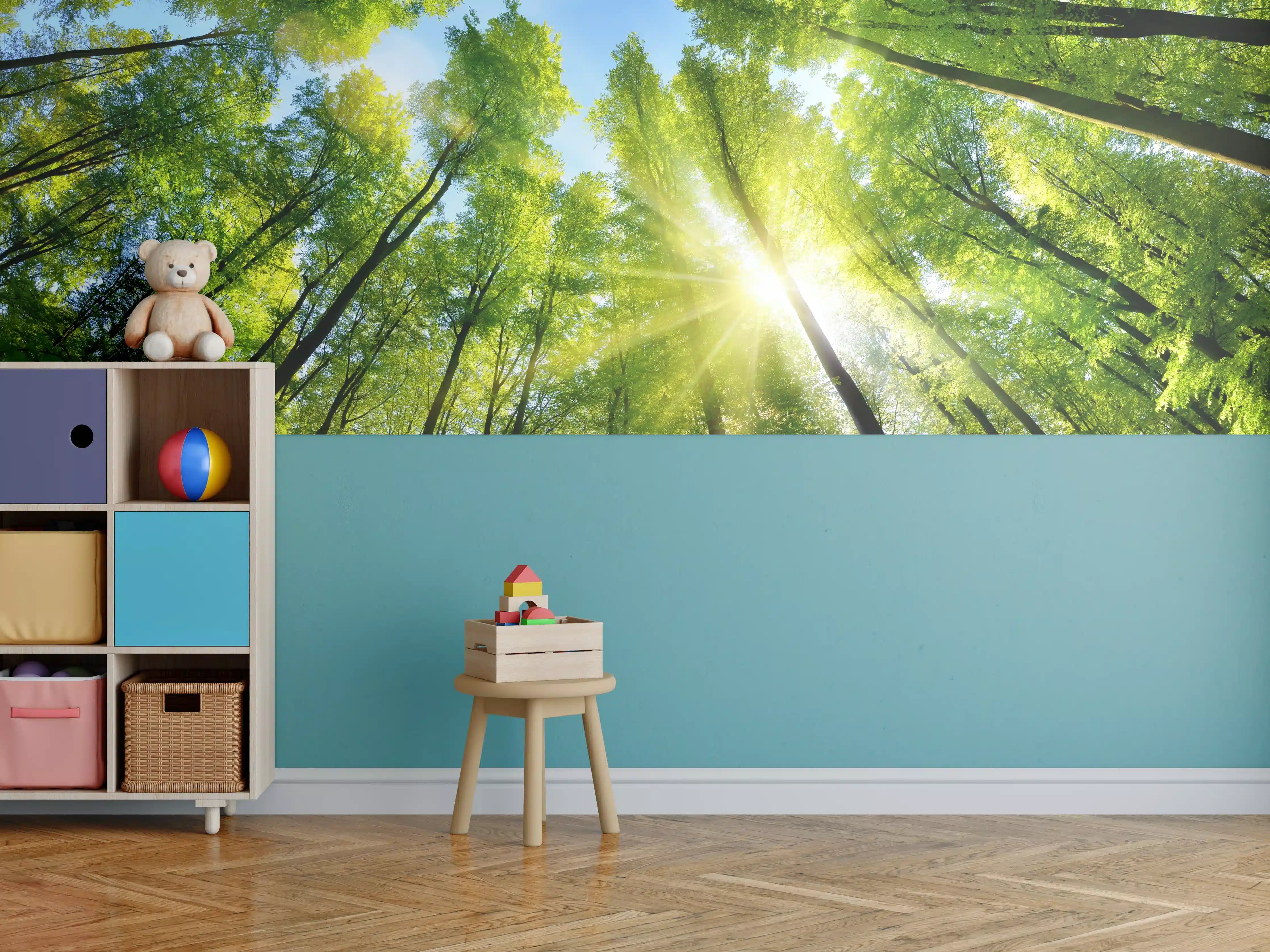 Kinderzimmer Wandgestaltung - Lebendige grüne Baumwälder mit Sonnenstrahlen