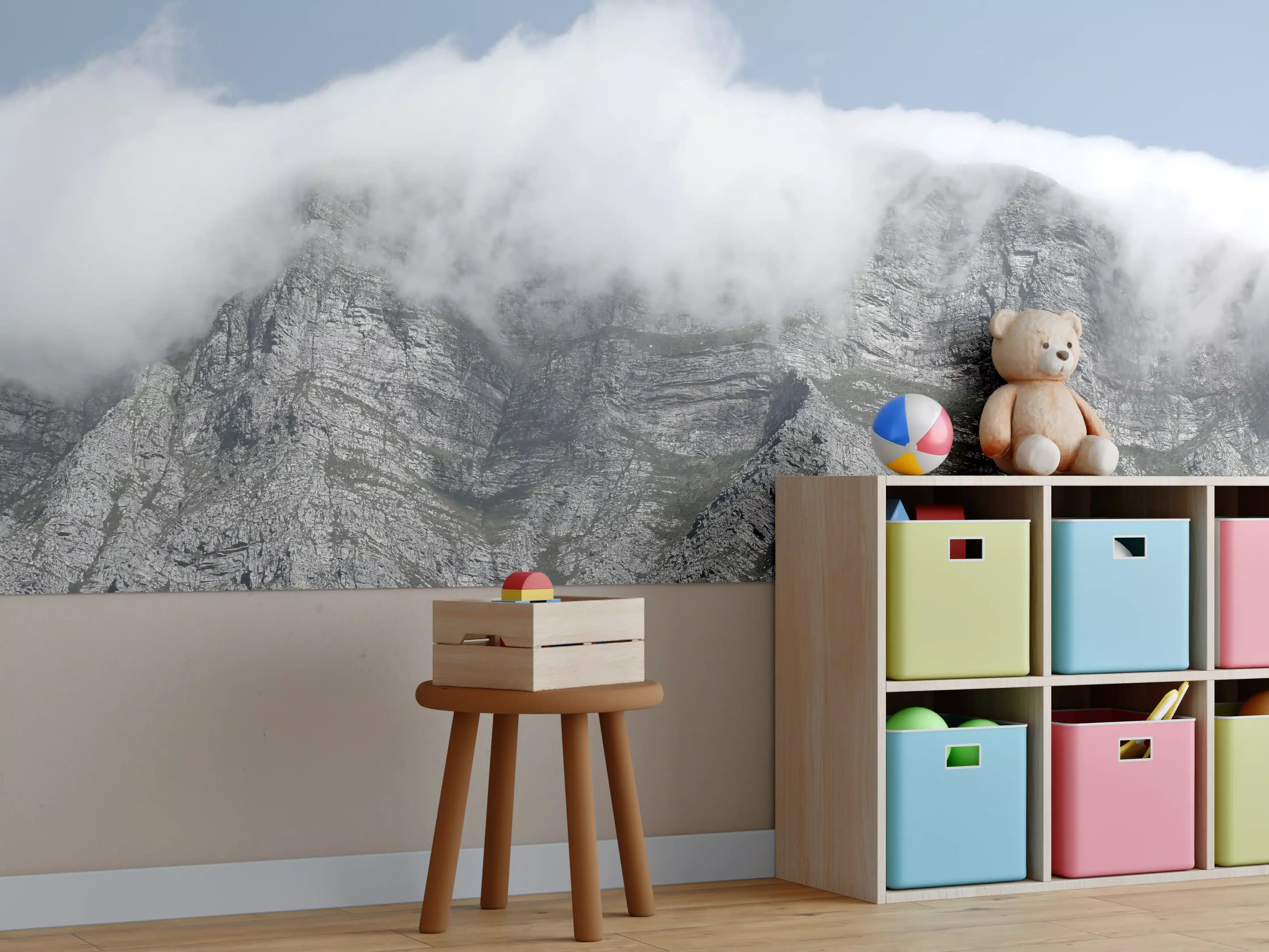 Kinderzimmer Wandgestaltung - Majestätische Bergspitzen im Nebel
