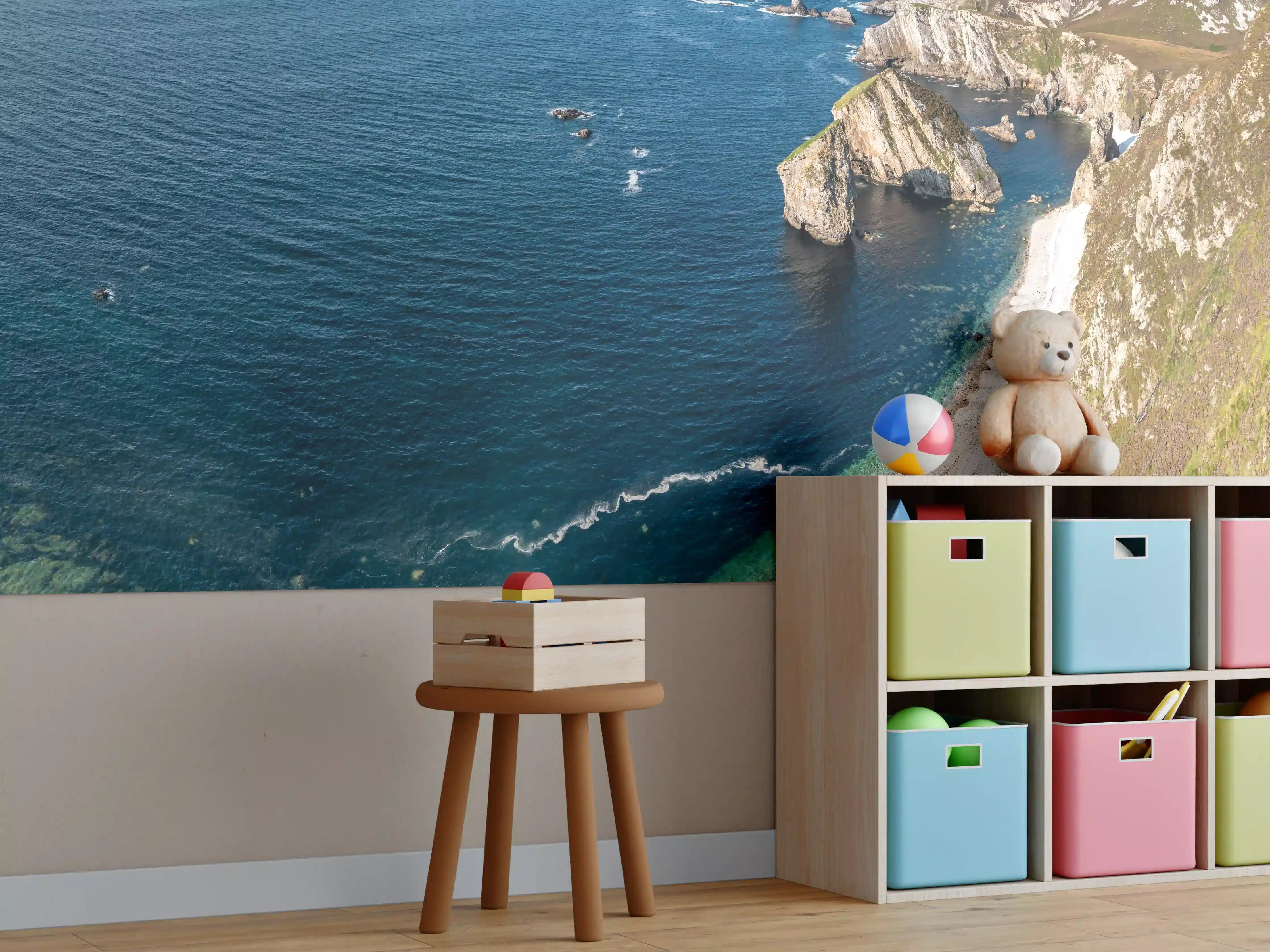 Kinderzimmer Wandgestaltung - Majestätische Klippen über dem azurblauen Meer