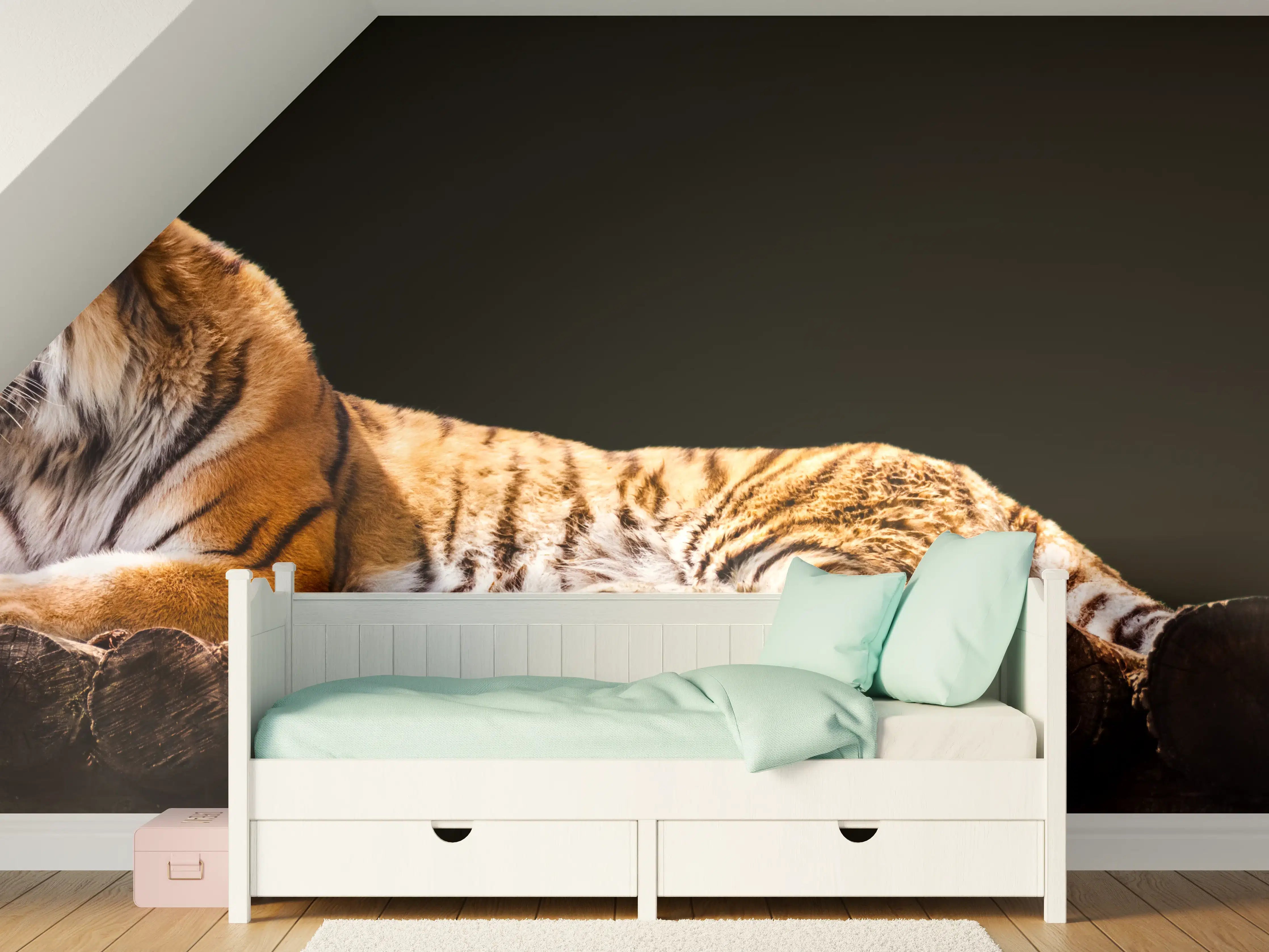 Kinderzimmer Wandgestaltung - Majestätischer Tiger auf dunklem Hintergrund