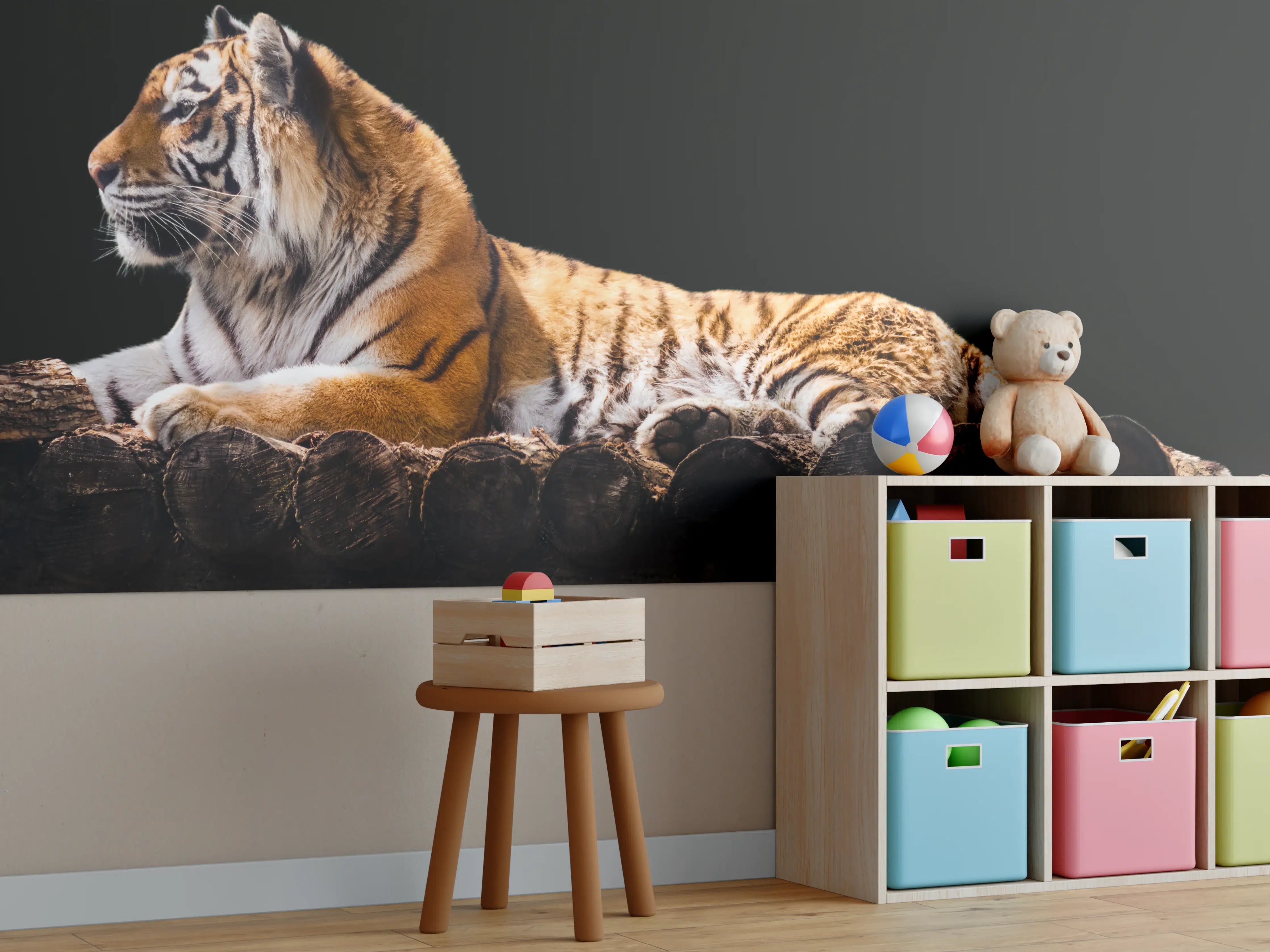 Kinderzimmer Wandgestaltung - Majestätischer Tiger auf dunklem Hintergrund