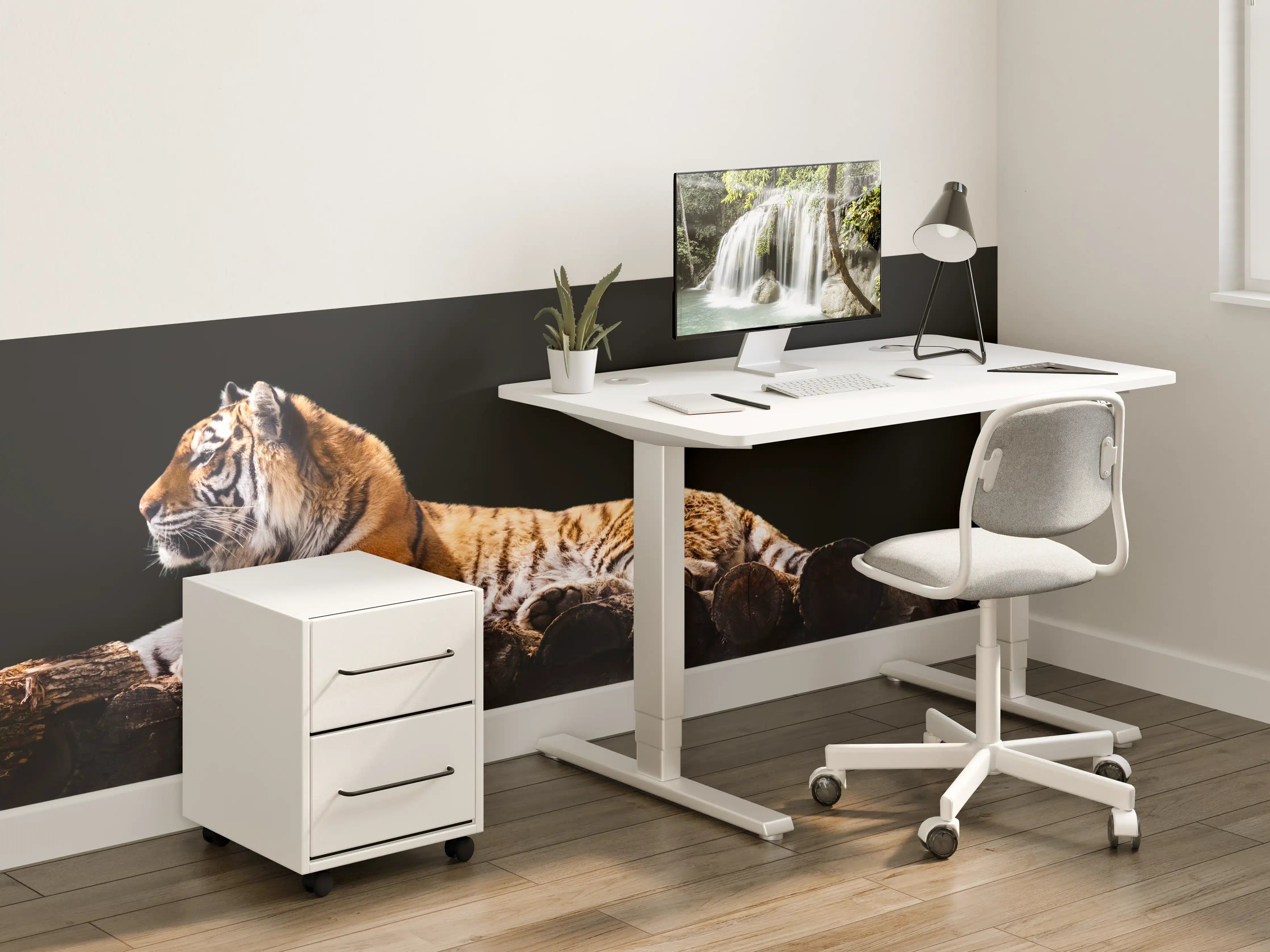 Kinderzimmer Wandgestaltung - Majestätischer Tiger auf dunklem Hintergrund