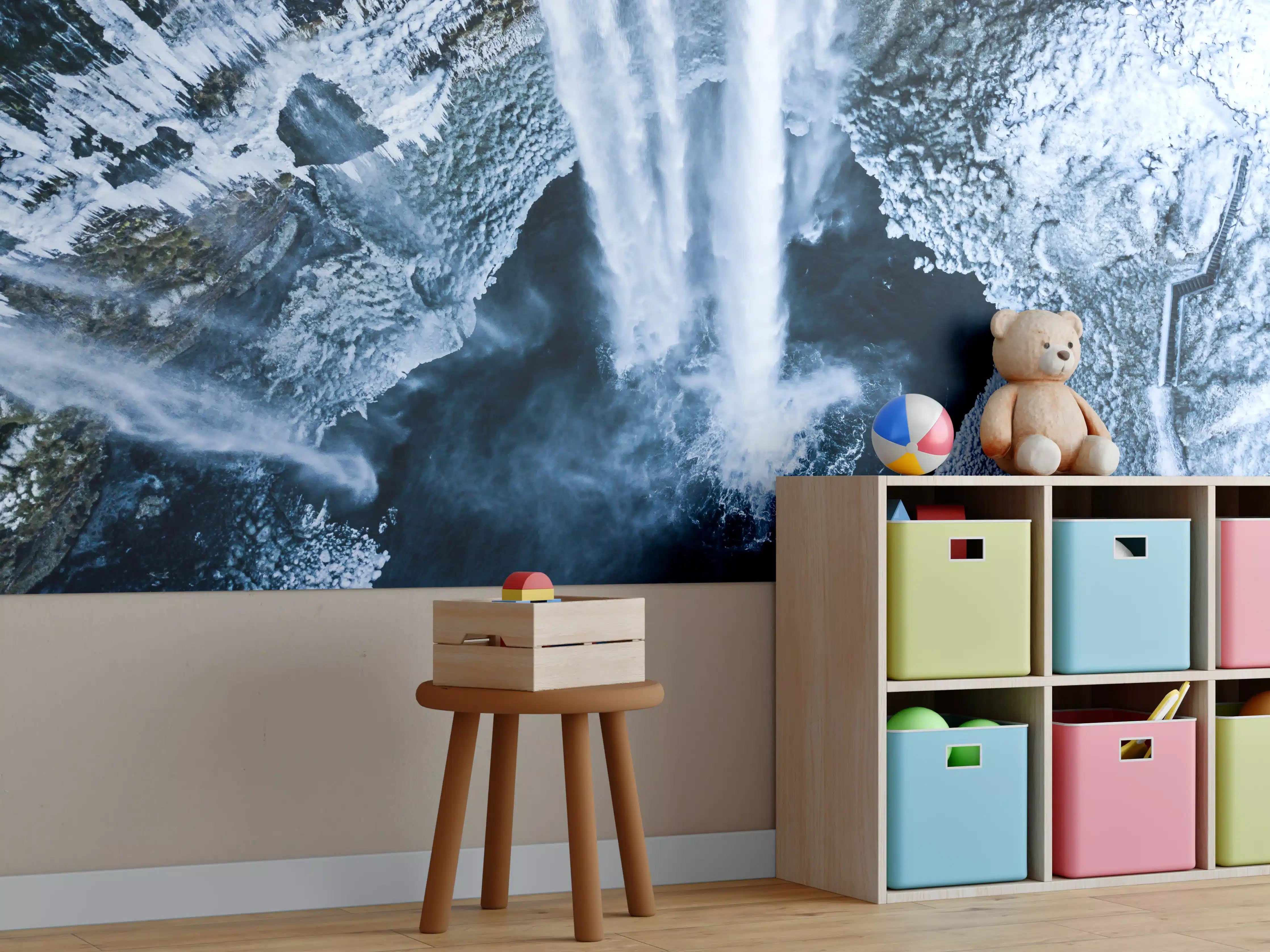 Kinderzimmer Wandgestaltung - Majestätischer Wasserfall in kühlen Tönen