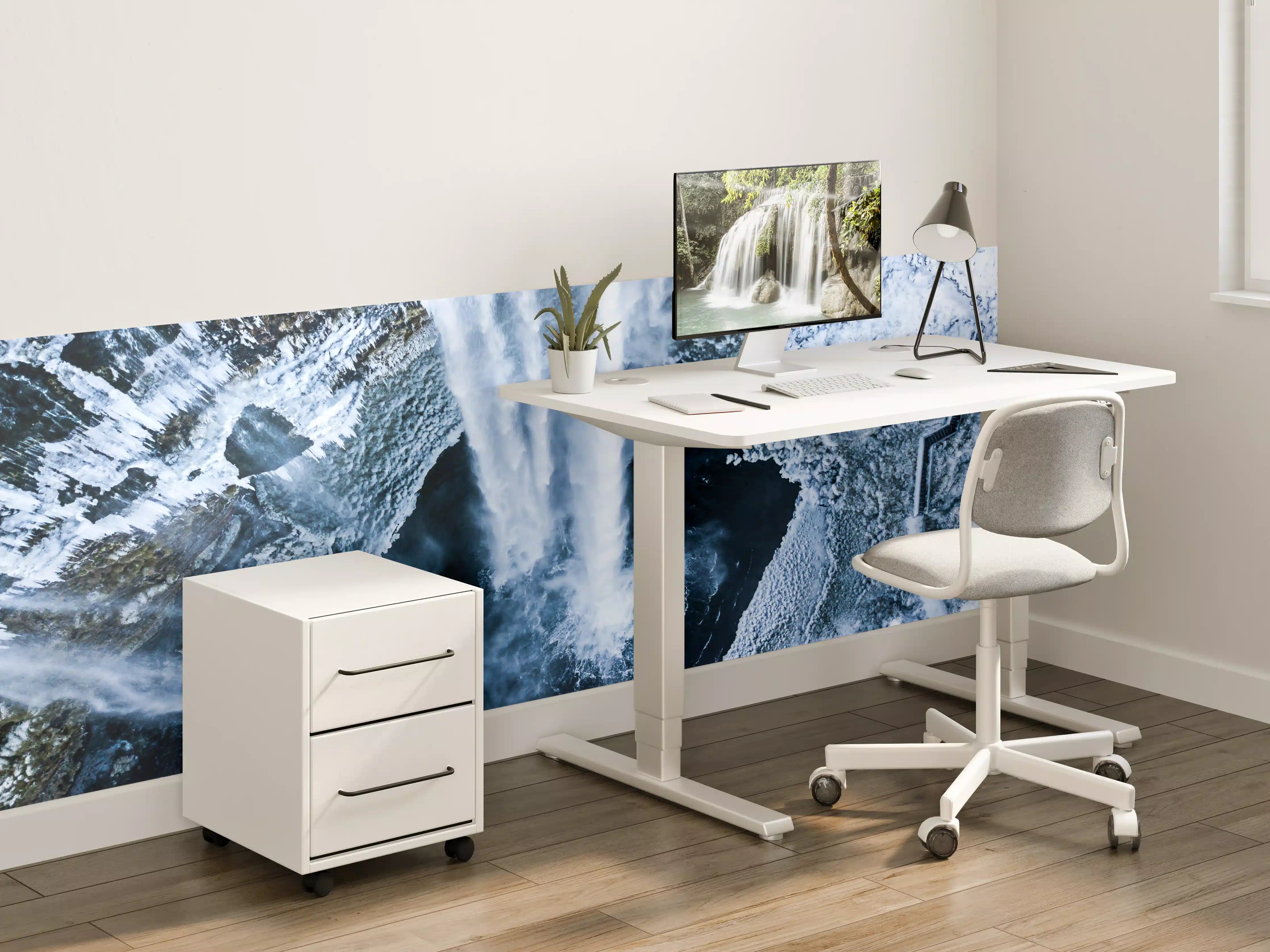 Kinderzimmer Wandgestaltung - Majestätischer Wasserfall in kühlen Tönen