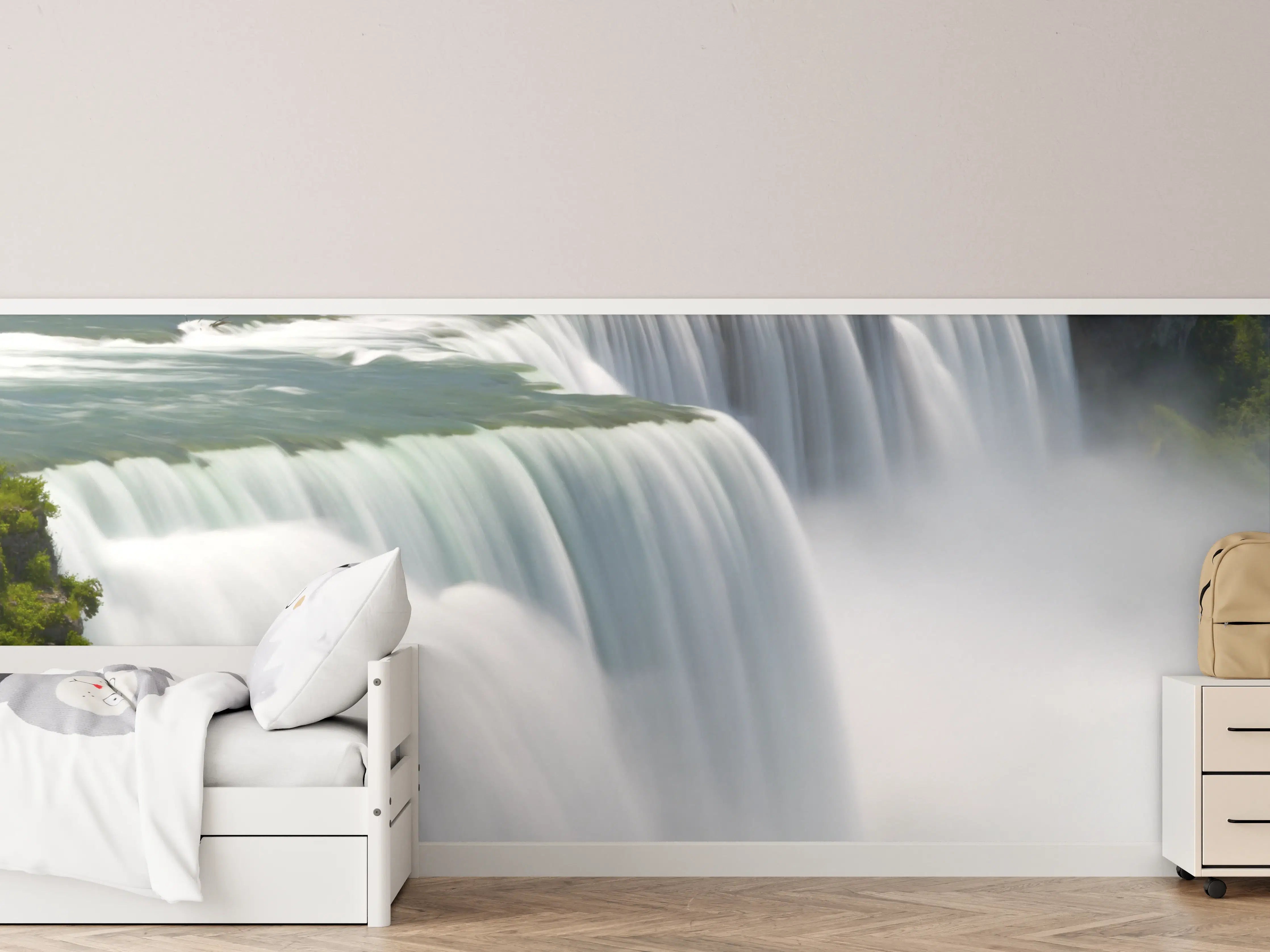 Kinderzimmer Wandgestaltung - Majestätischer Wasserfall mit üppiger Vegetation