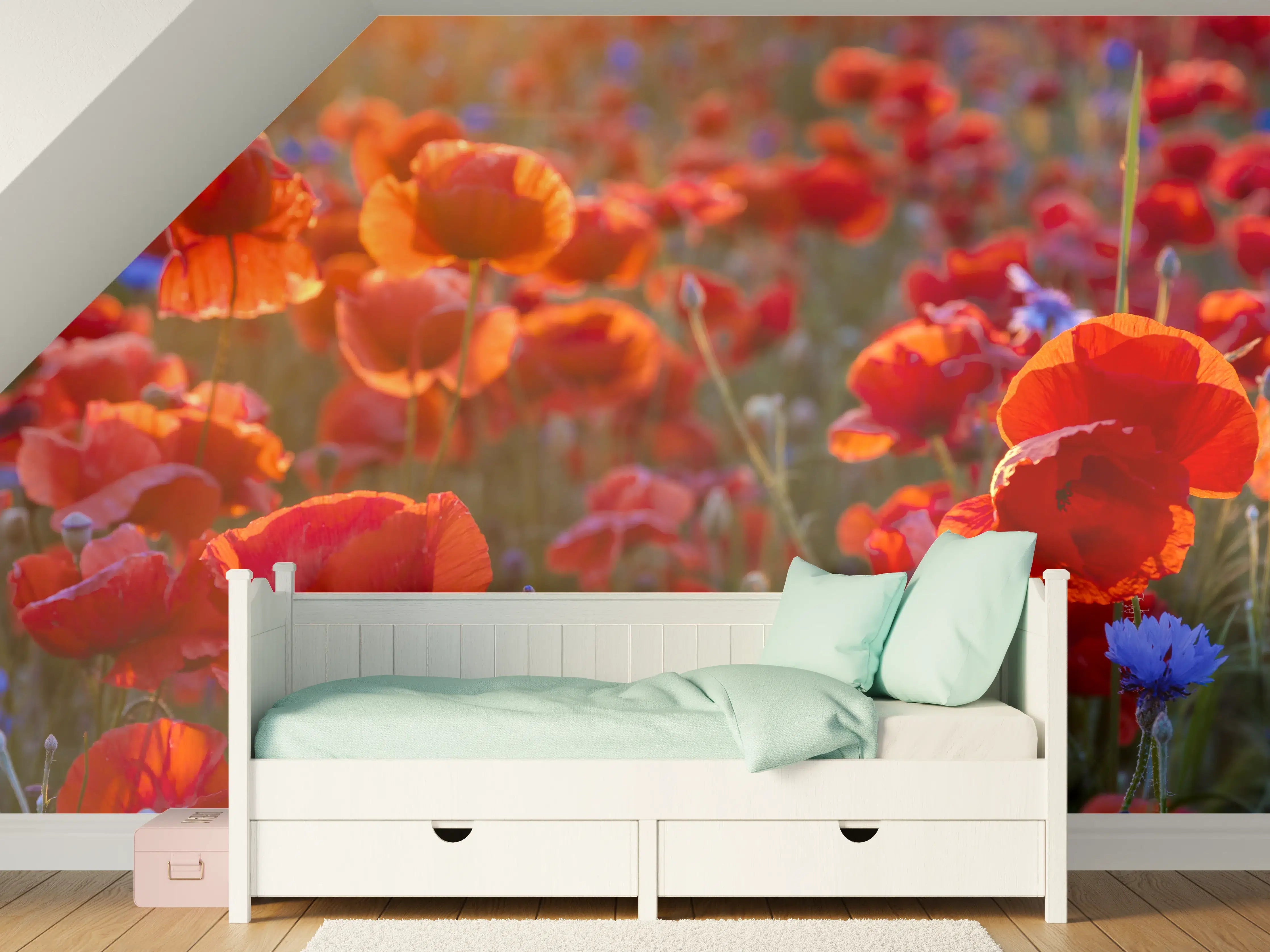 Kinderzimmer Wandgestaltung - Mohnwiese im Licht der untergehenden Sonne