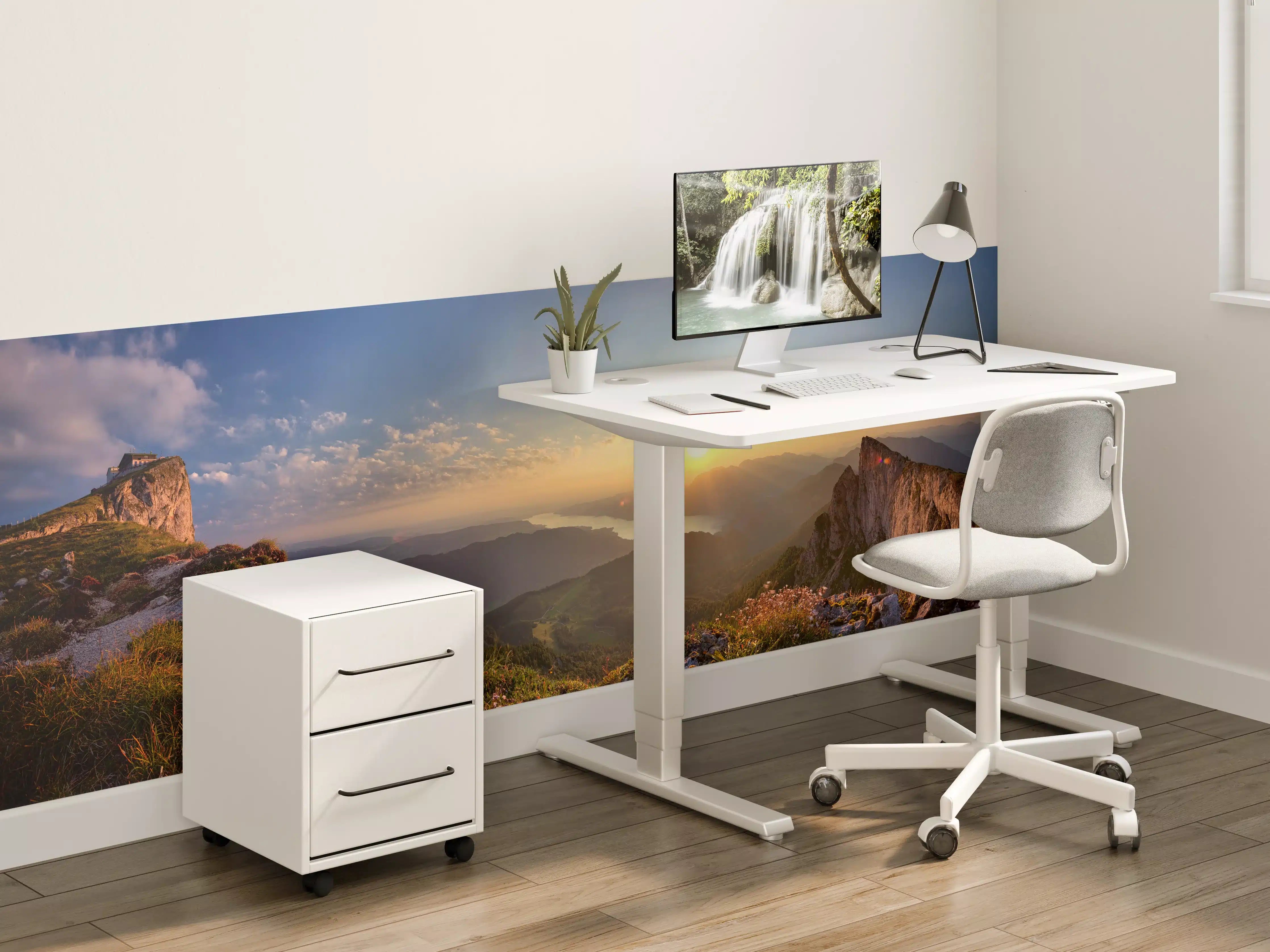 Kinderzimmer Wandgestaltung - Morgenlicht über Nebelgipfeln