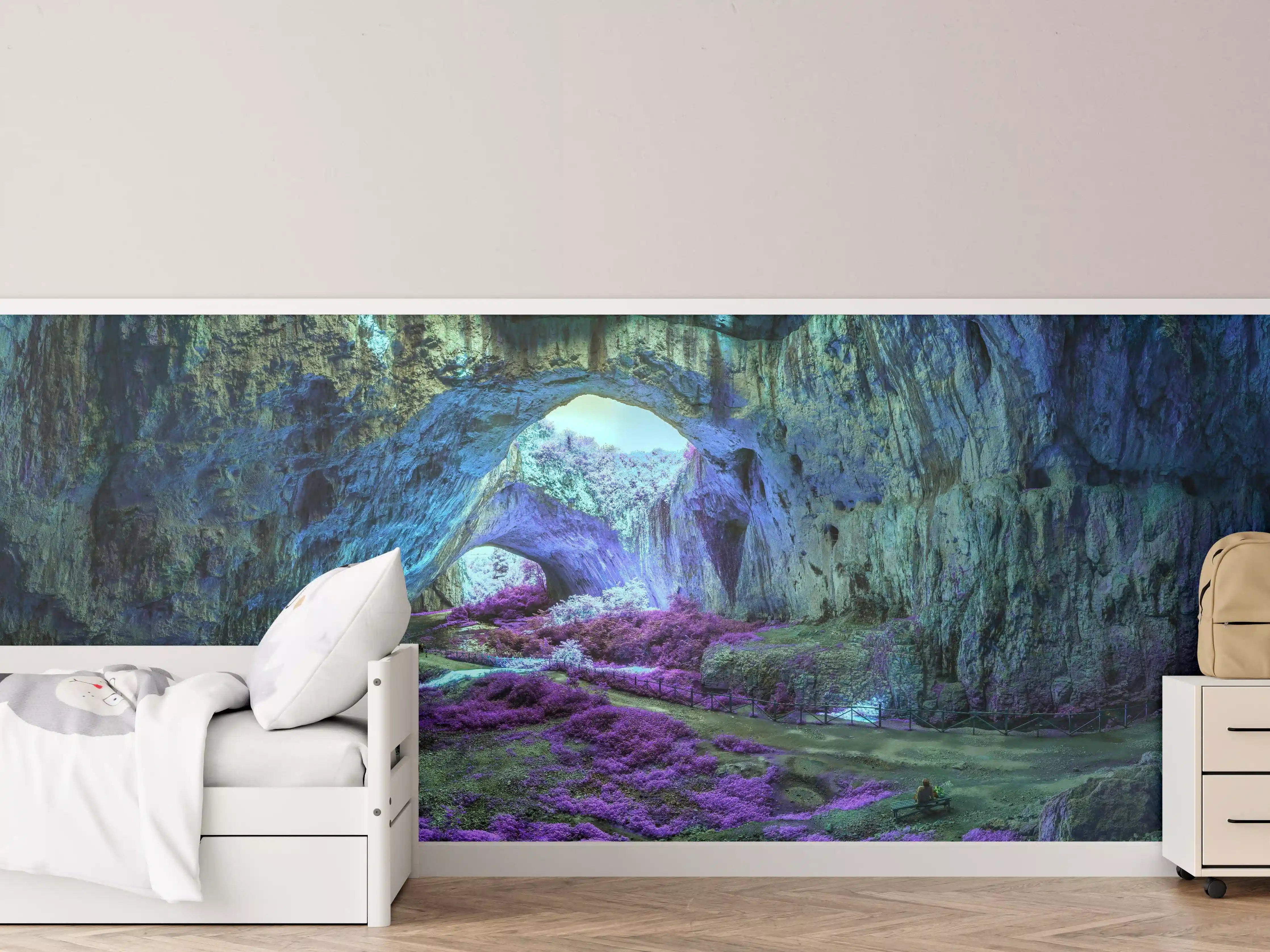 Kinderzimmer Wandgestaltung - Mystische Höhle in fantastisch leuchtenden Farben