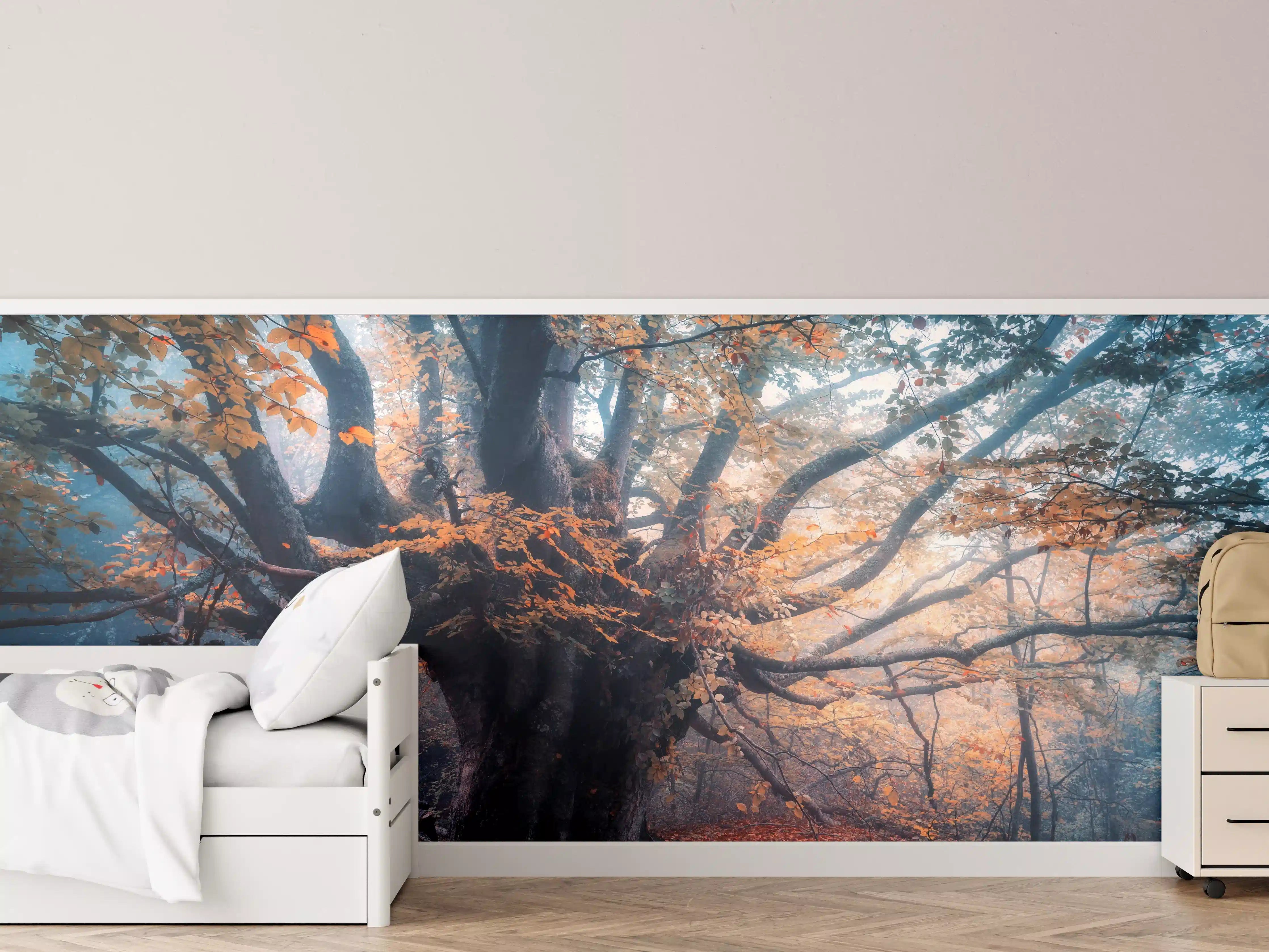 Kinderzimmer Wandgestaltung - Mystischer Herbstwald mit Sonnenlicht